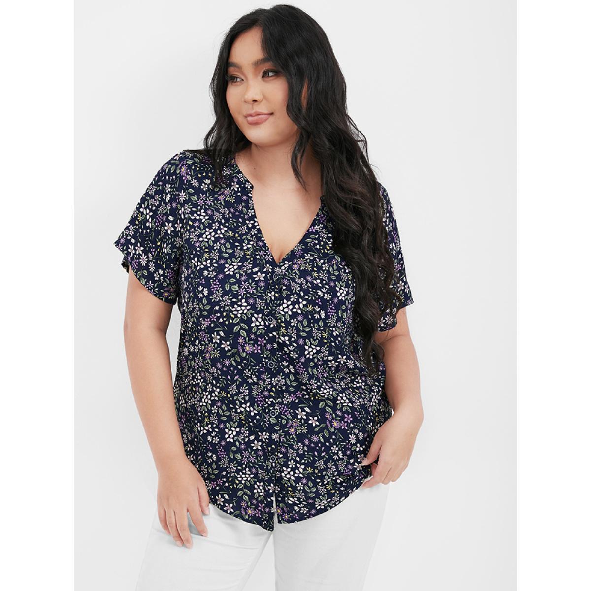 Plus Size DarkBlue Ditsy Floral V Neck Button Blouse Women Casual Short sleeve V-neck Dailywear Blouses BloomChic 18-20/2X Product Image