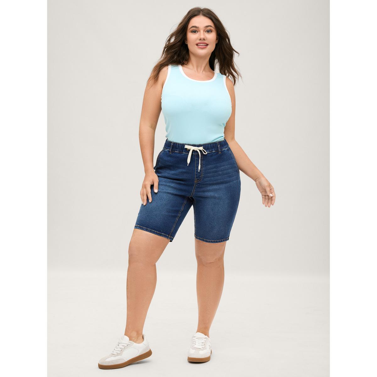Plus Size No-Gap Waist Stretchy Denim Shorts Women Denimindigo Medium stretch Casual Slanted pocket Leisure Denim Shorts BloomChic 26/4X Product Image