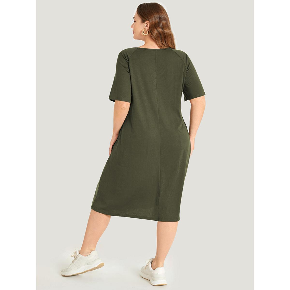 Plus Size Colorblock Contrast Pocket Raglan Sleeve Dress ArmyGreen Women Casual Contrast V-neck Short sleeve Curvy Knee Dress BloomChic 26/4X Product Image