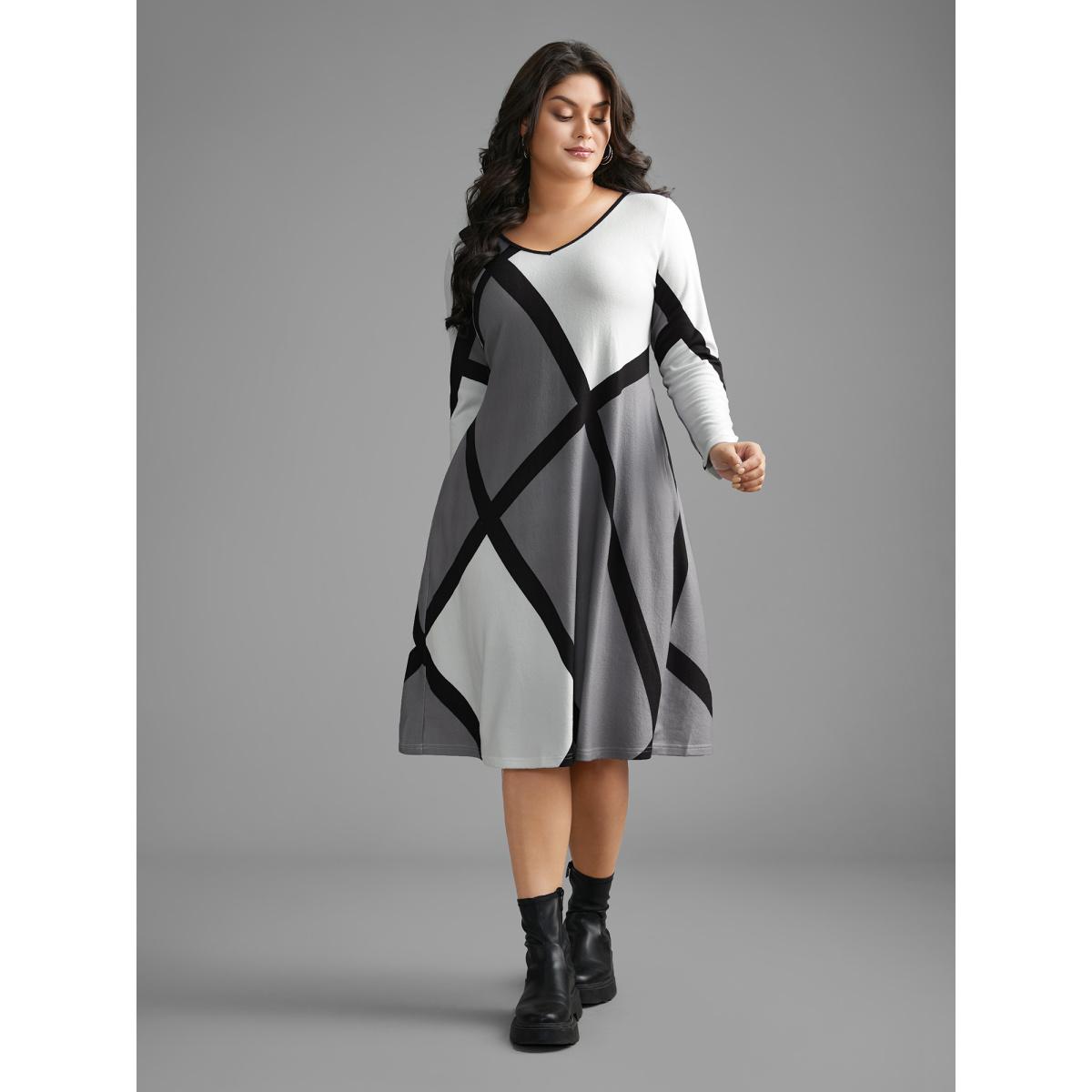 Plus Size V Neck Colorblock Contrast Pocket Dress Mediumgray Women Casual Contrast V-neck Long Sleeve Curvy BloomChic 10/M Product Image