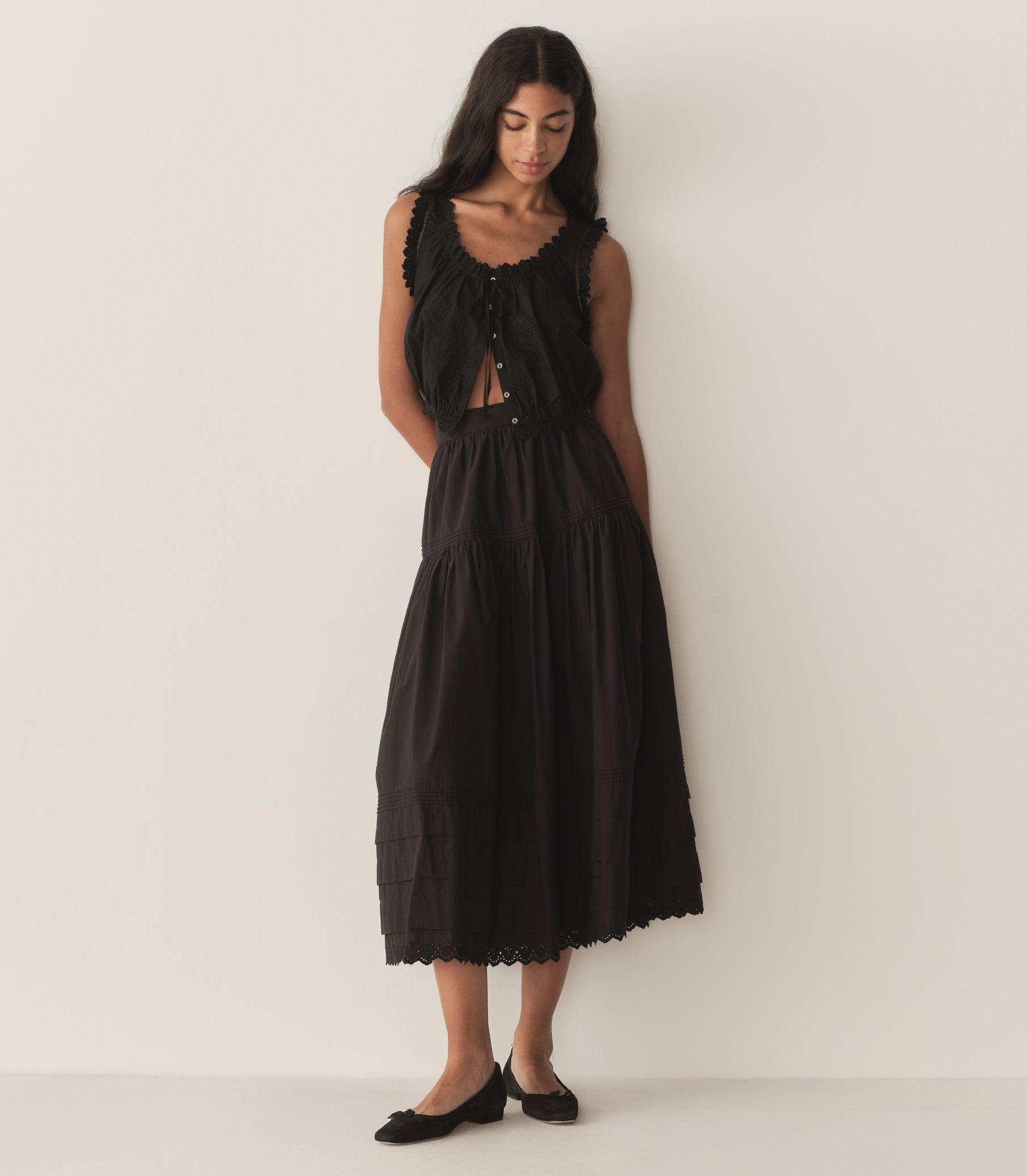 TRAVELER TOP -- BLACK Product Image