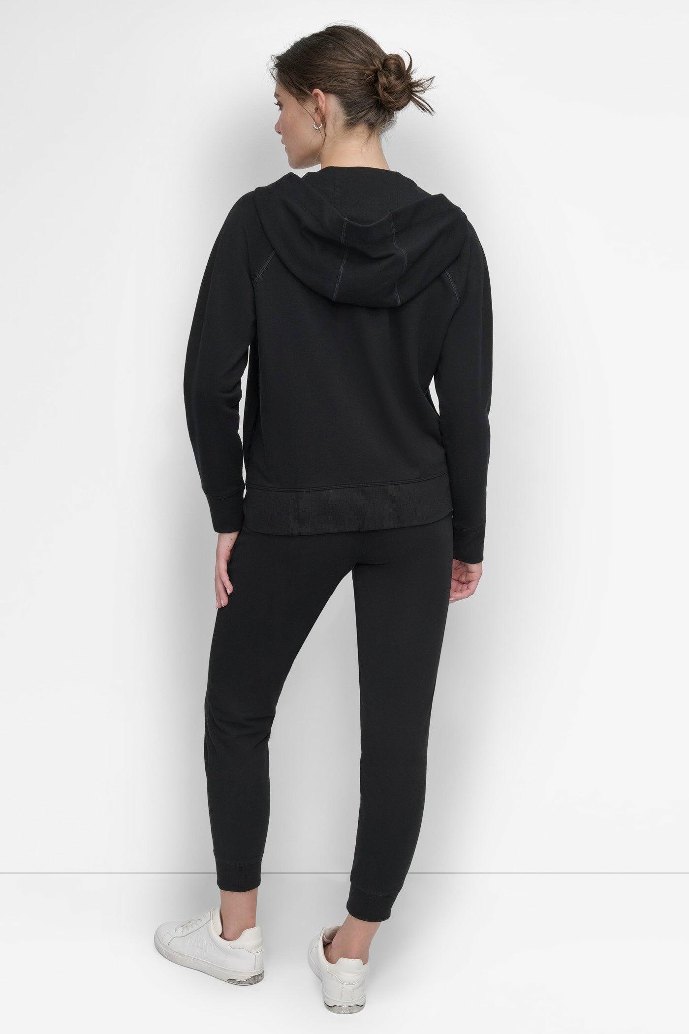 LOGO DRAWSTRING PERFORMANCE HOODIE Product Image