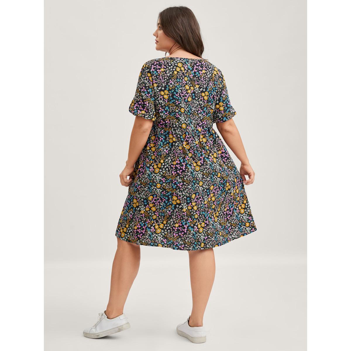 Plus Size Floral Print Deep V-Neck Midi Dress Black Women Non V-neck Short sleeve Curvy BloomChic 28/5X Product Image