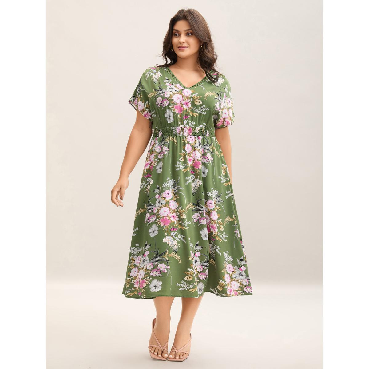 Plus Size Floral Print Lace Trim Pockets Maxi Dress Greenbean Women Elegant Woven ribbon&lace trim V-neck Cap Sleeve Curvy BloomChic 12/L Product Image