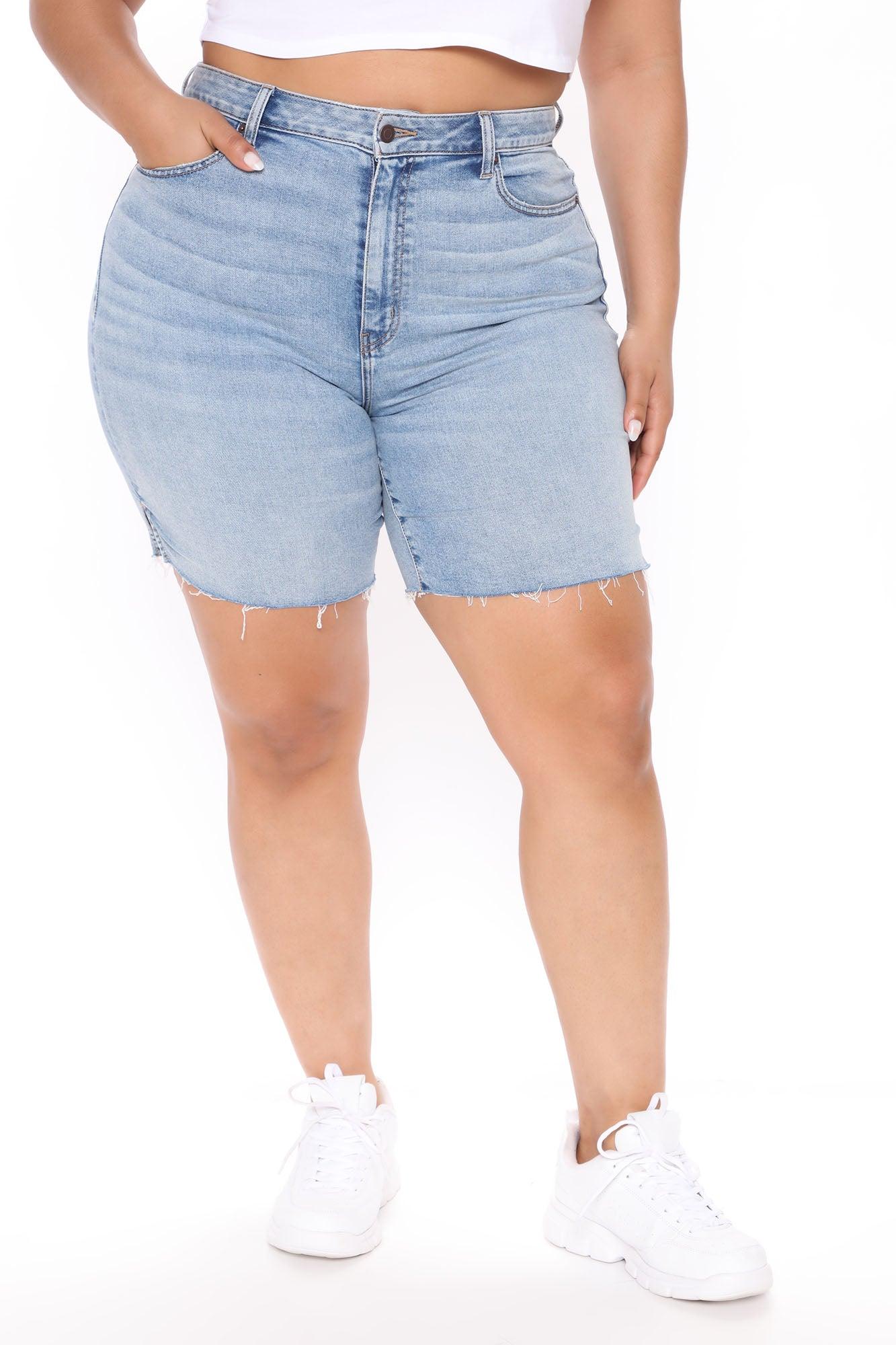 Everything's Good Super Stretch Denim Bermudas - Light Blue Wash Product Image