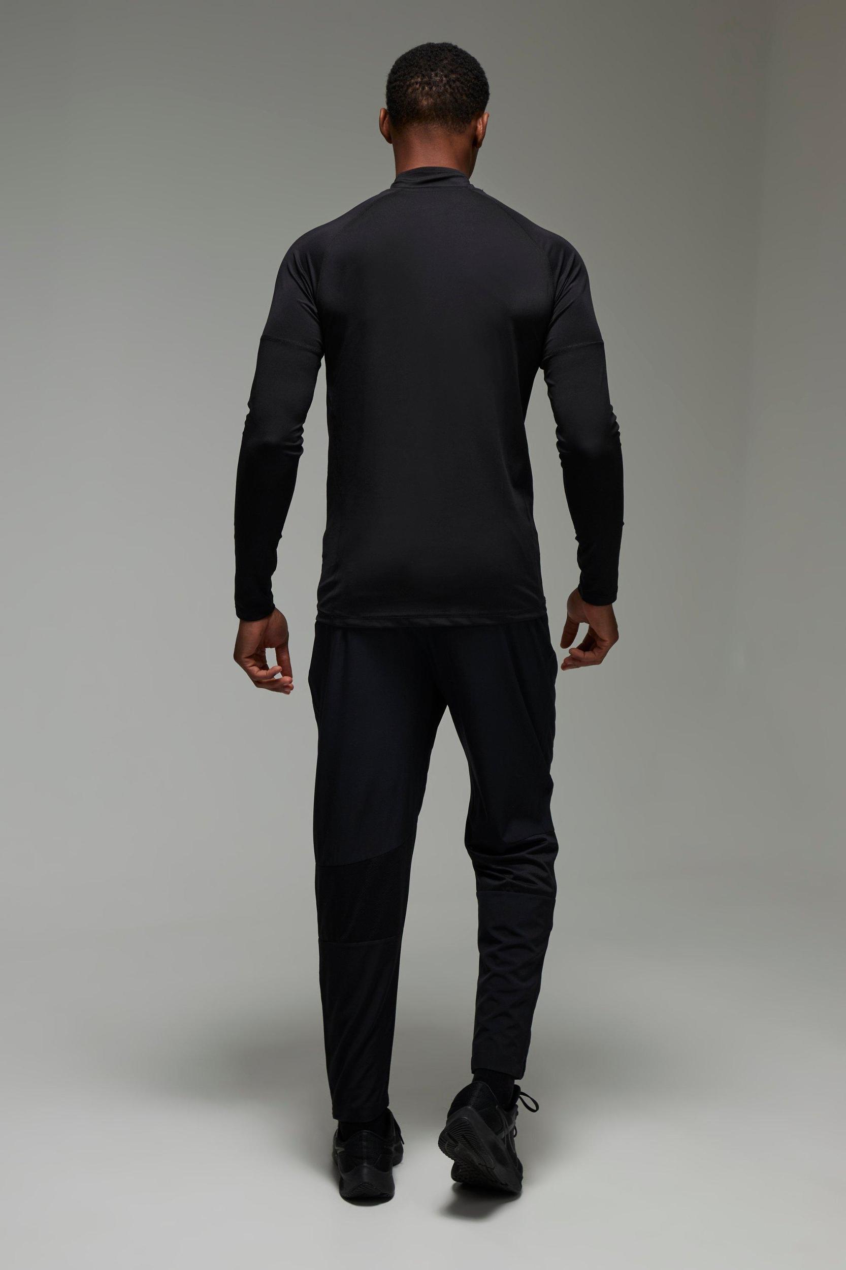 Man Active Muscle Fit Grid Panel Performance 1/4 Zip | boohooMAN USA Product Image