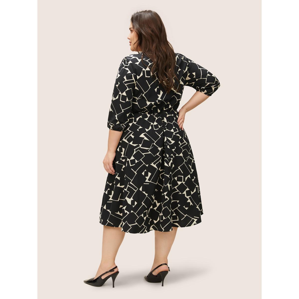 Plus Size Geometric Print Pocket Lantern Sleeve Dress Black Women At the Office Non V-neck Elbow-length sleeve Curvy Midi Dress BloomChic 14-16/1X Product Image