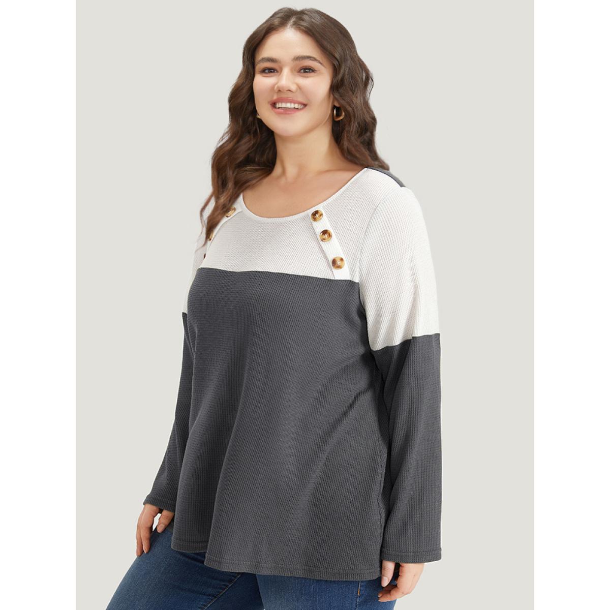 Plus Size Colorblock Contrast Button Detail Crew Neck T-shirt Gray Women Casual Contrast Plain Round Neck Dailywear T-shirts BloomChic 10/M Product Image