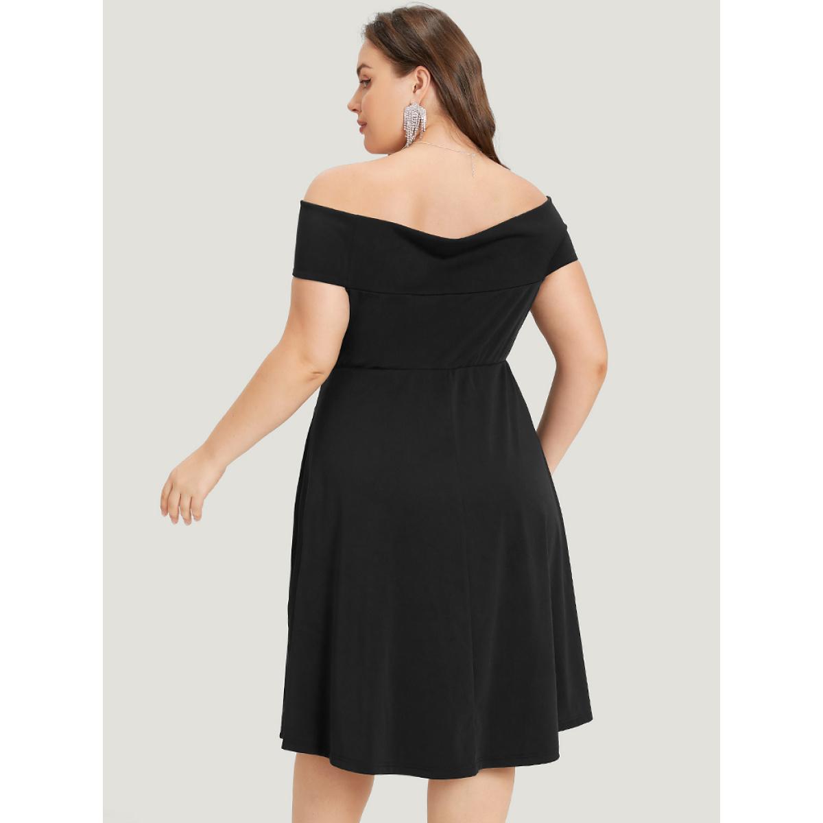 Plus Size Solid Pocket Floral Detail Ruched Off Shoulder Dress Black Women Glamour Gathered One-shoulder neck Sleeveless Curvy Midi Dress BloomChic 14-16/1X Product Image