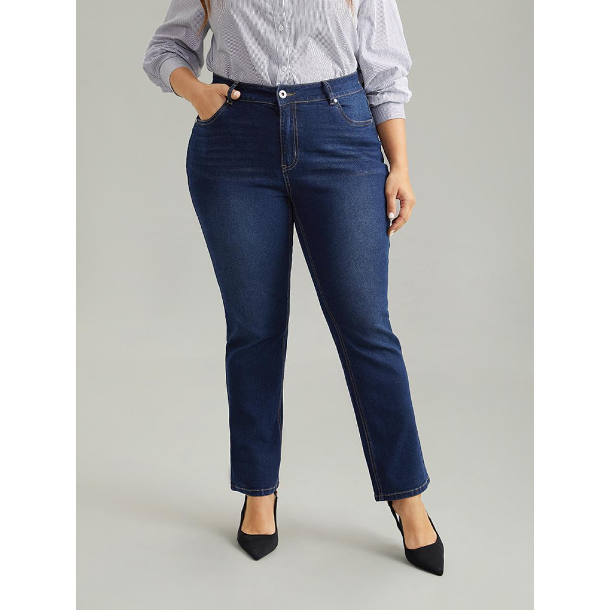 Plus Size Straight Leg Dark Wash Zipper Fly Jeans Women DarkBlue Casual Plain Pocket High stretch Pocket Jeans BloomChic 24/3X Product Image