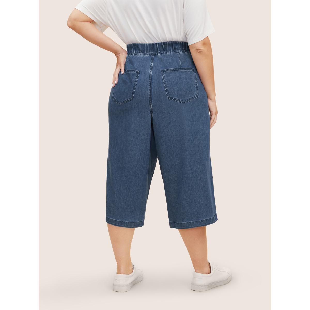Plus Size Medium Wash Wide Leg Patch Pocket Cropped Jeans Women Denimblue Casual High stretch Patch pocket Jeans BloomChic 16/1X Product Image