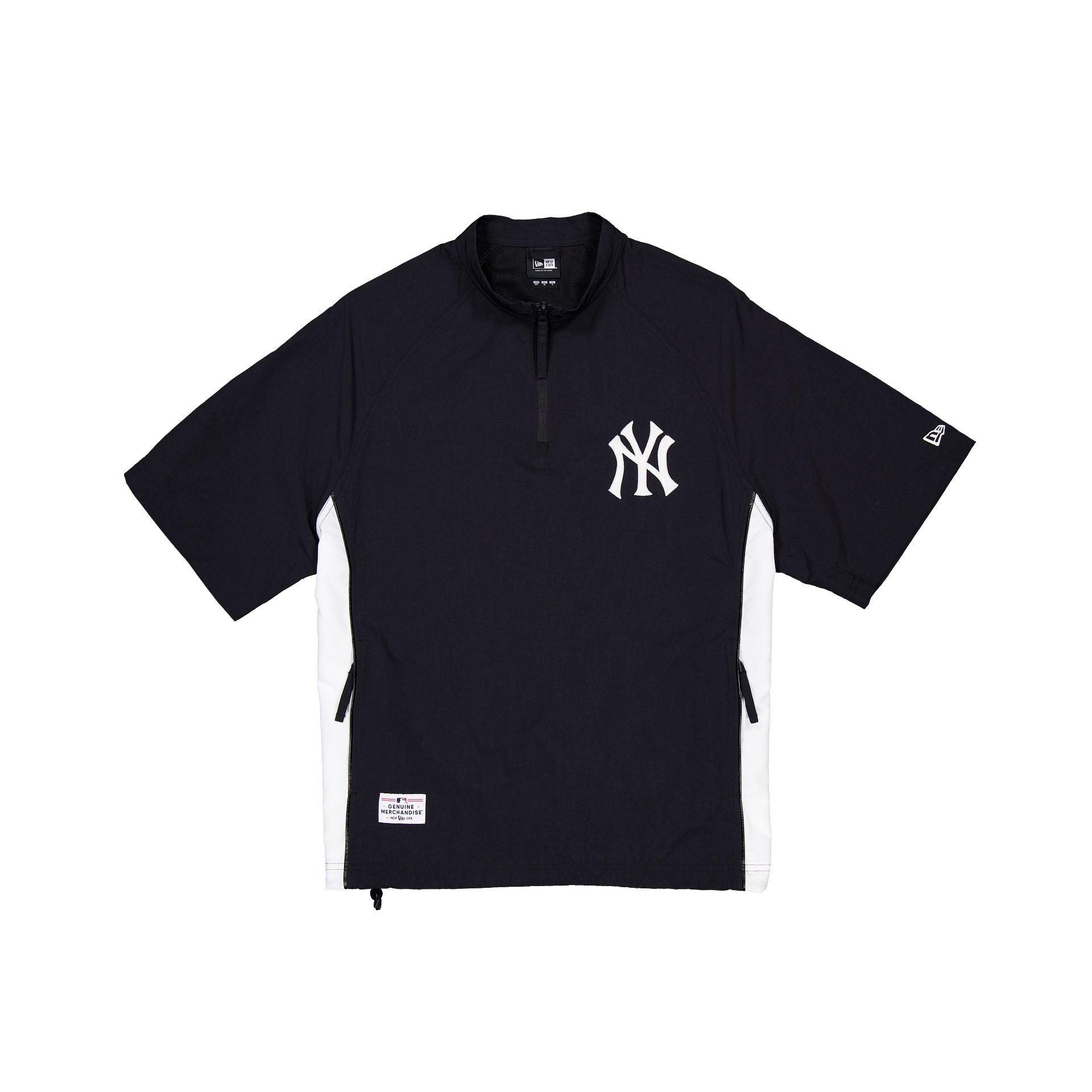 New York Yankees Outdoor Short Sleeve Anorak Male Product Image
