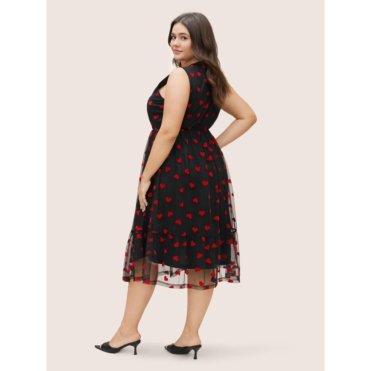 Plus Size Mesh Heart Graphic Pocket Tank Dress Black Women Cocktail Non V-neck Sleeveless Curvy Midi Dress BloomChic 12/L Product Image
