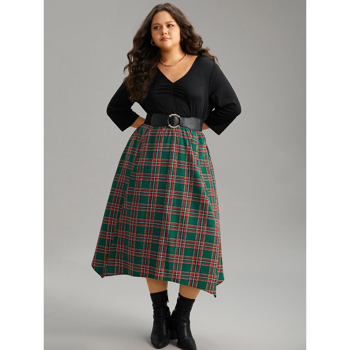 Plus Size Plaid Contrast Patchwork Ruched Pocket Dress DarkGreen Women Elegant Ruched V-neck Elbow-length sleeve Curvy Midi Dress BloomChic 18-20/2X Product Image