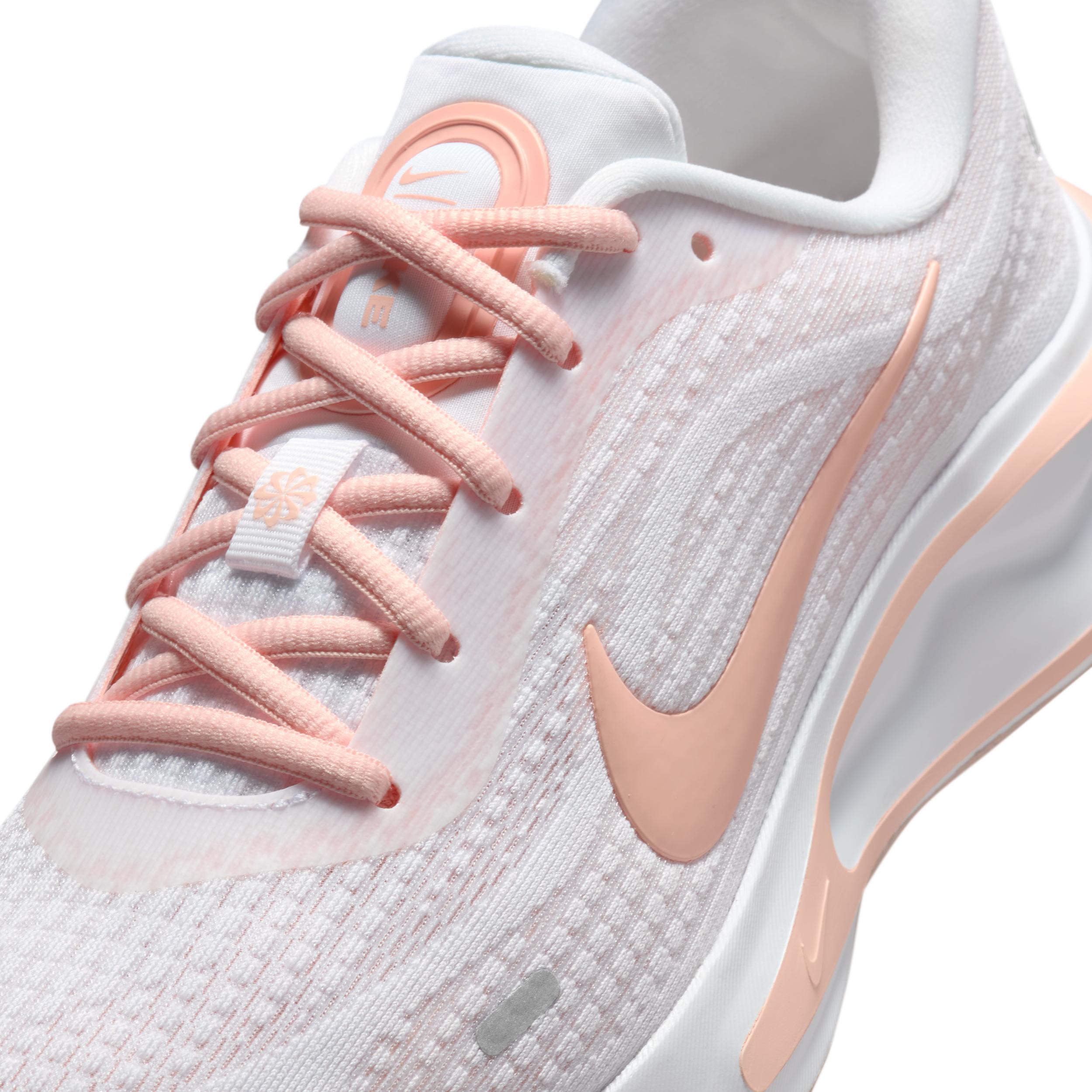Nike Women's Journey Run Road Running Shoes Product Image