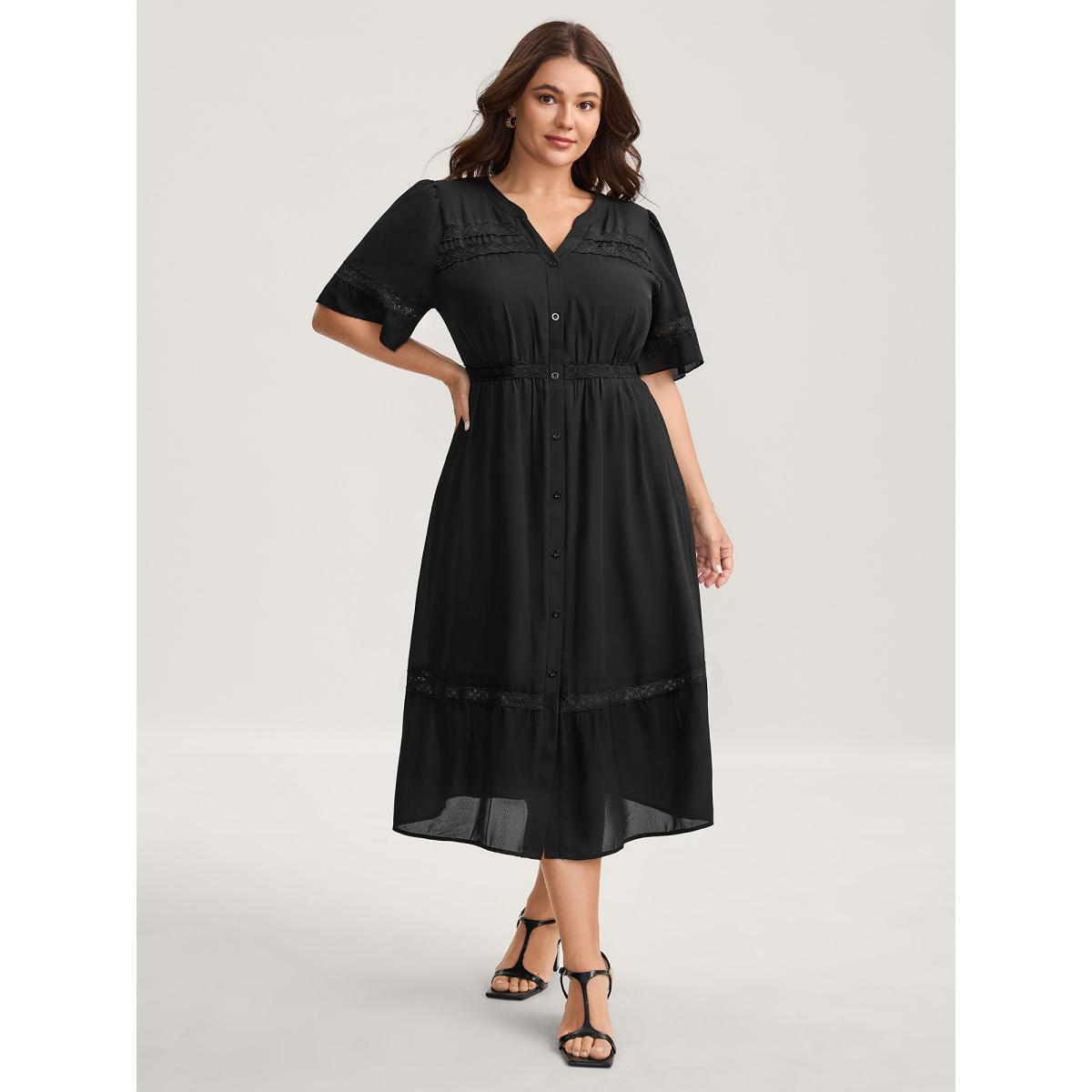 Plus Size Lace Trim Button Placket Midi Dress Black Women Timeless Flat collar with V-notch Short sleeve Curvy BloomChic 30/6X Product Image