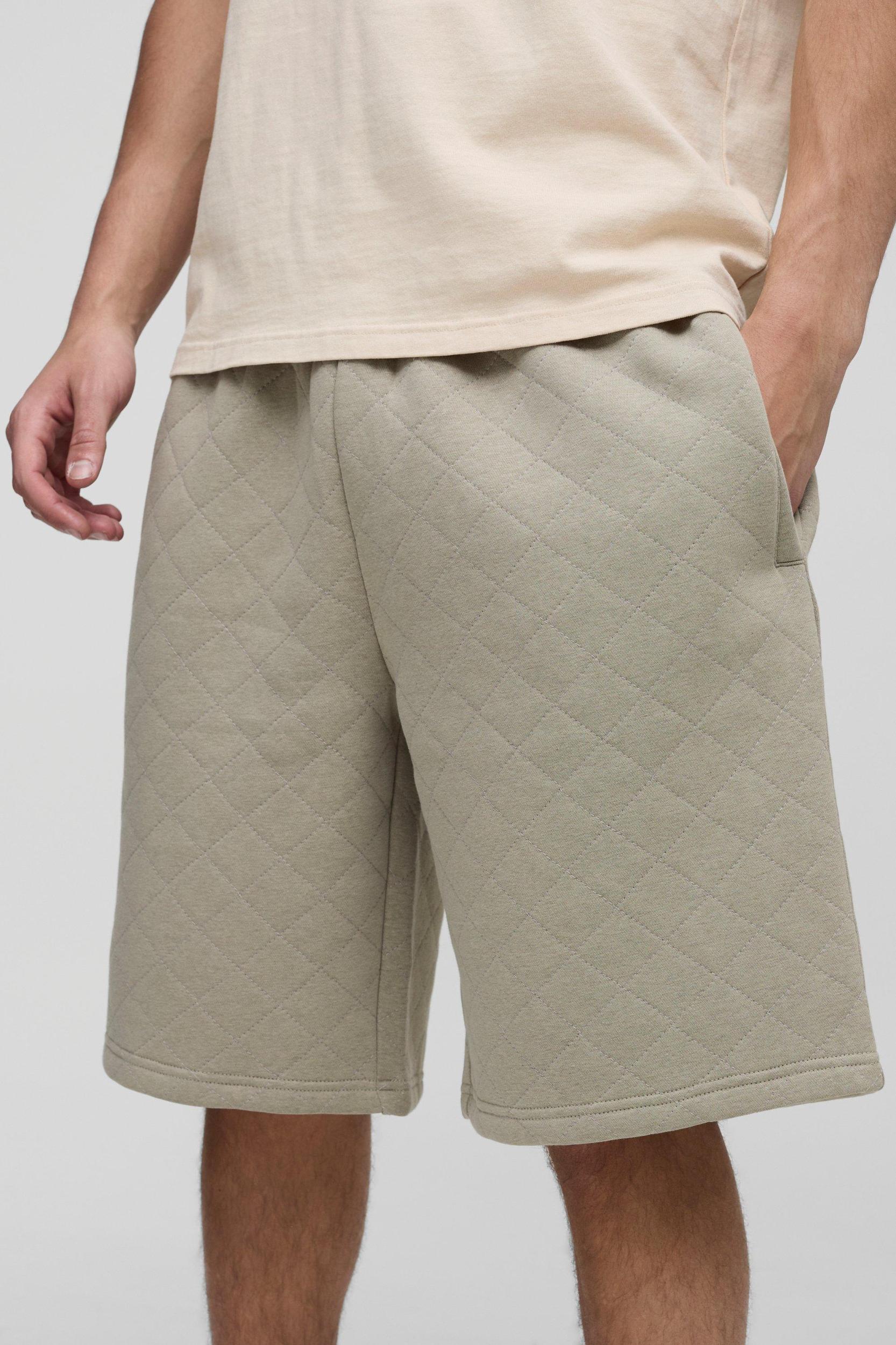 Oversized Quilted Short | boohooMAN USA Product Image
