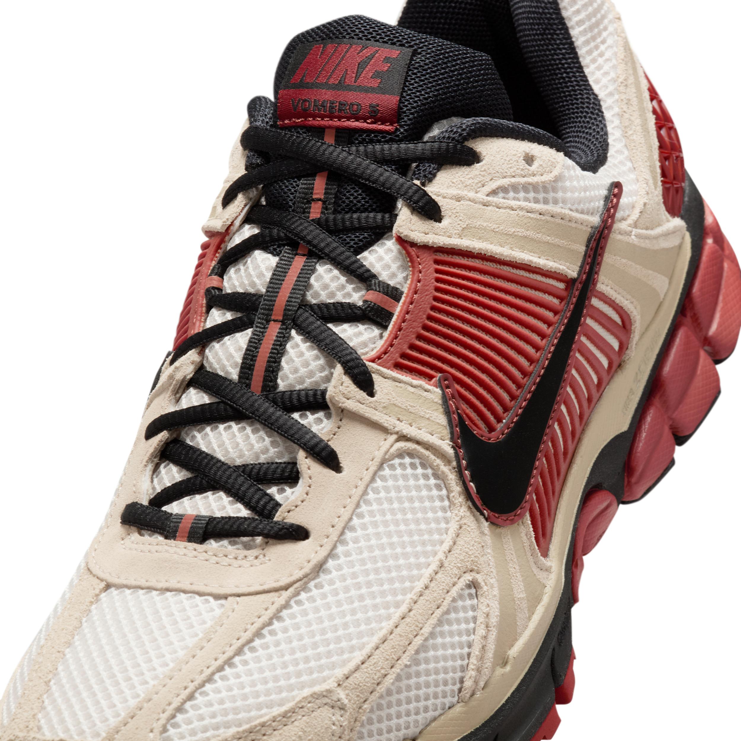 Nike Men's Zoom Vomero 5 Shoes Product Image