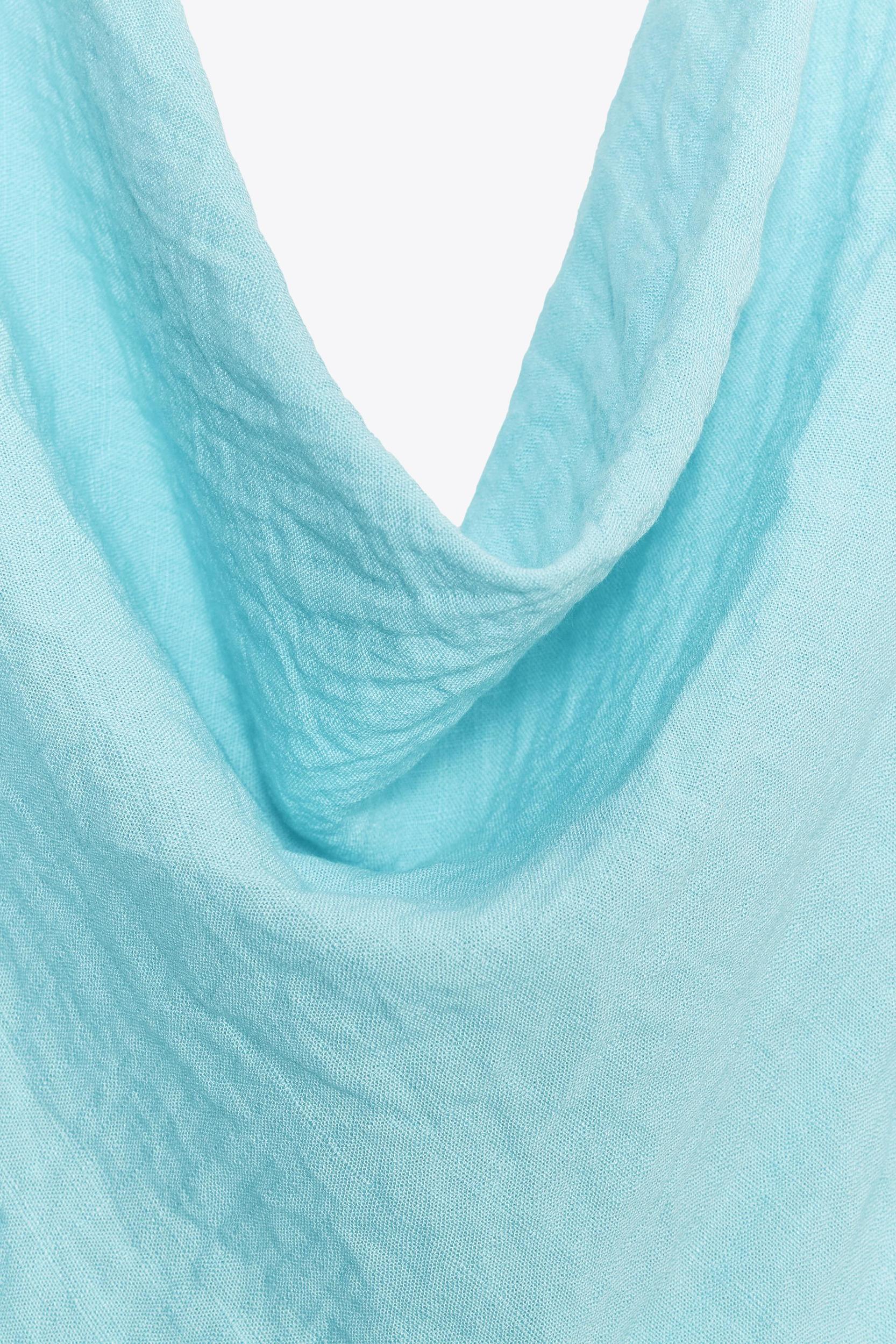 FLOWY HALTER TOP Product Image