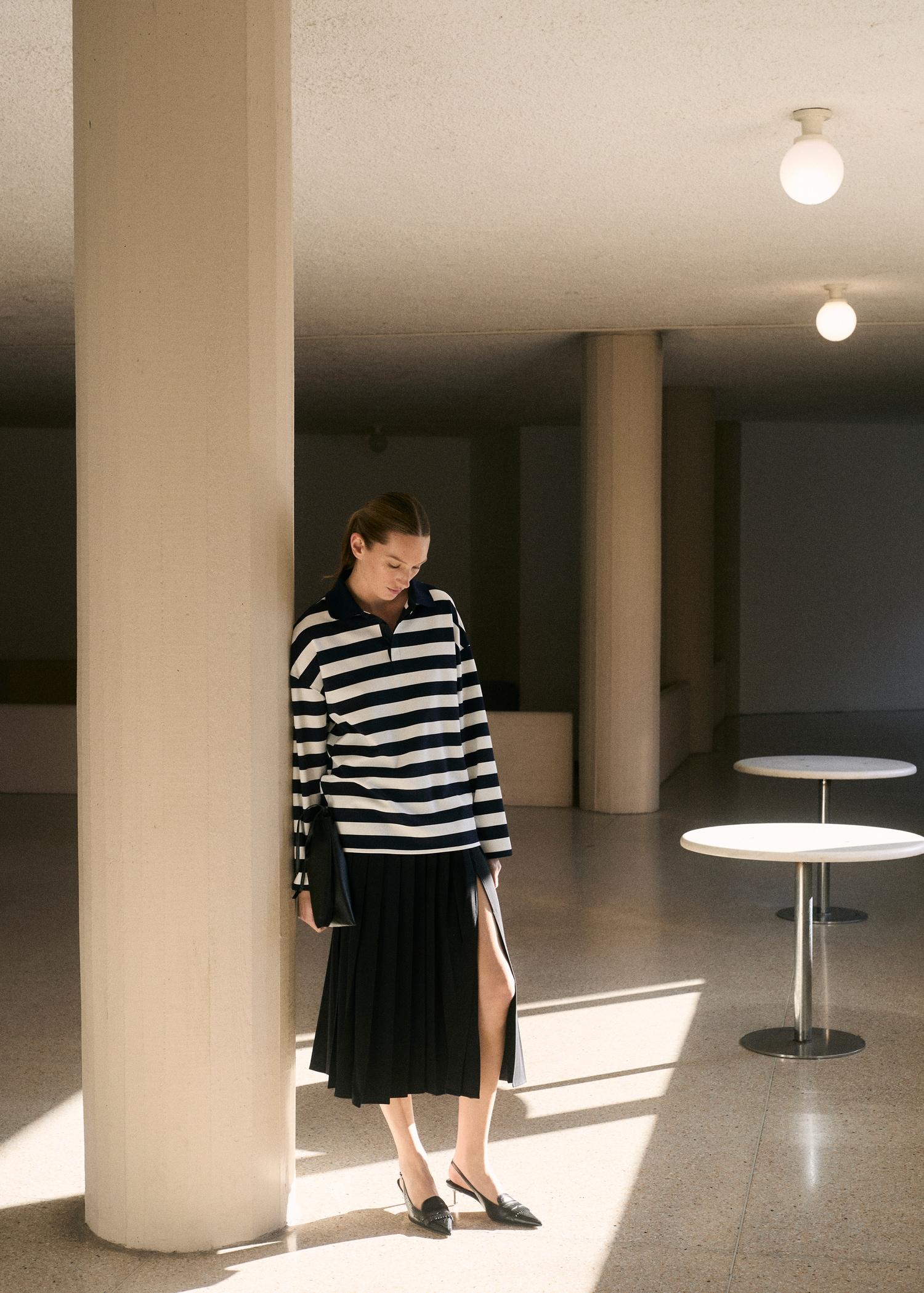 Striped polo-neck sweatshirt - Women | MANGO USA Product Image