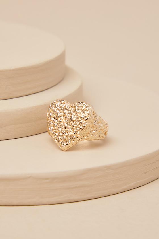 Cherished Glow Gold Hammered Heart Ring Product Image