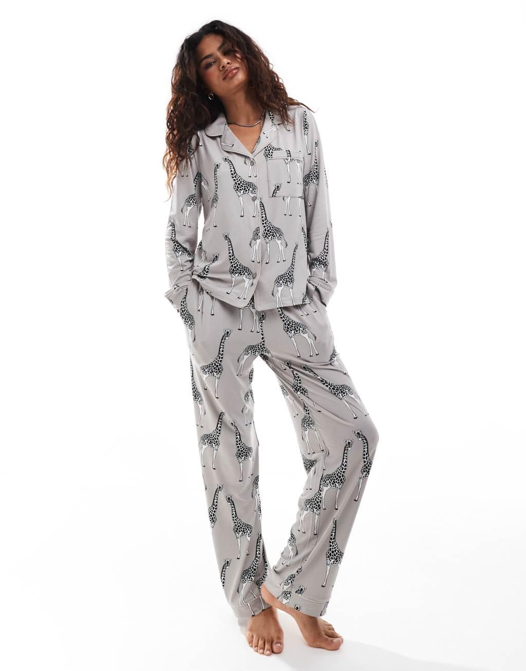 Chelsea Peers giraffe print long sleeve camp shirt and pants pajama set in gray Product Image