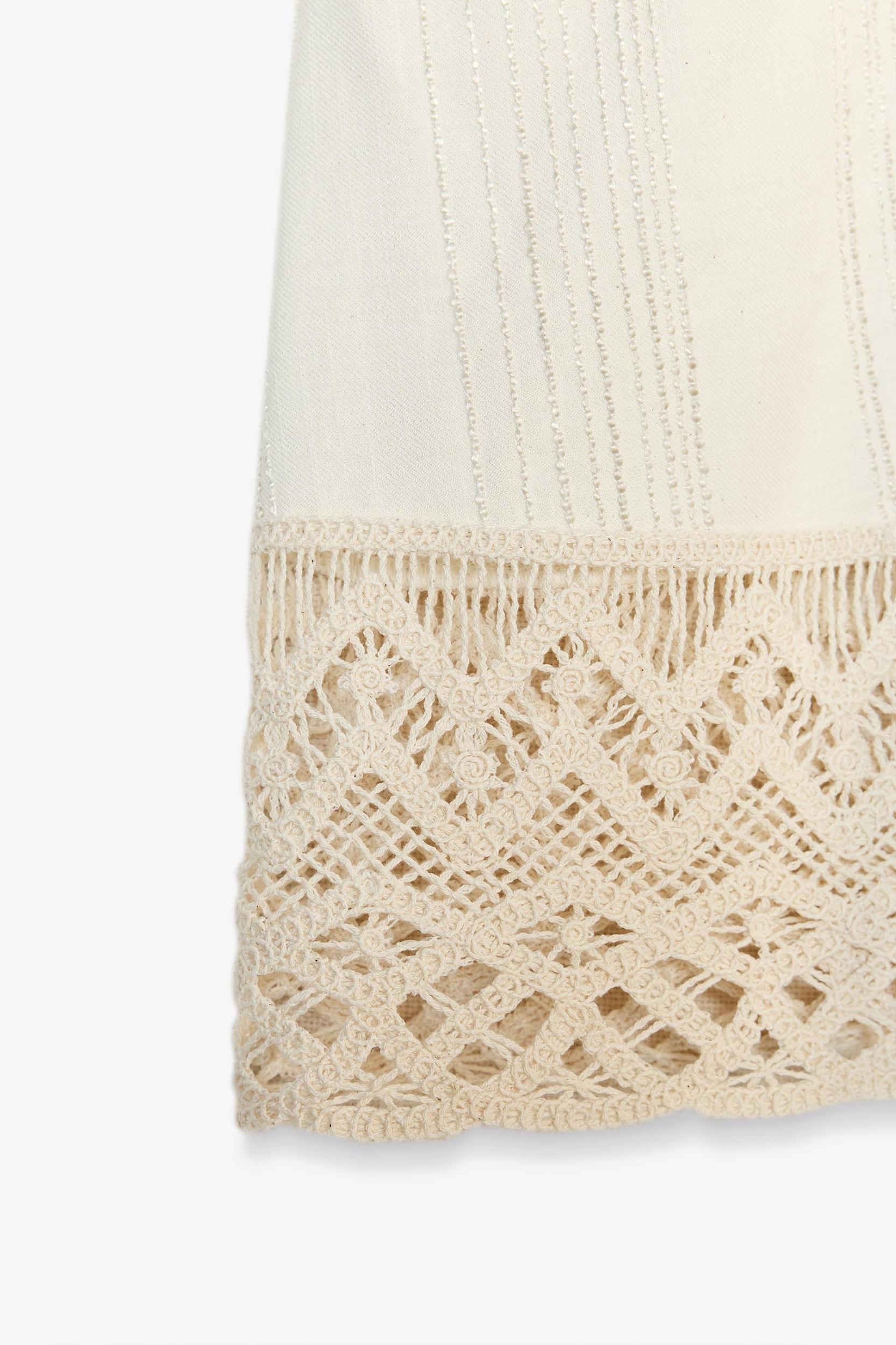 RUSTIC CROCHET HEM TOP Product Image