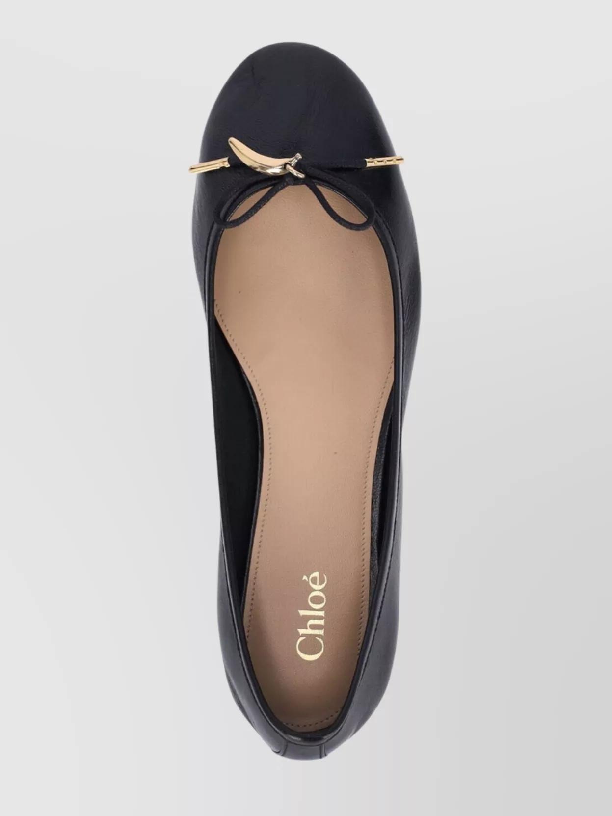 CHLOÉ Bow Detail Round Toe Flat Sole Ballerina Shoes In Black Product Image