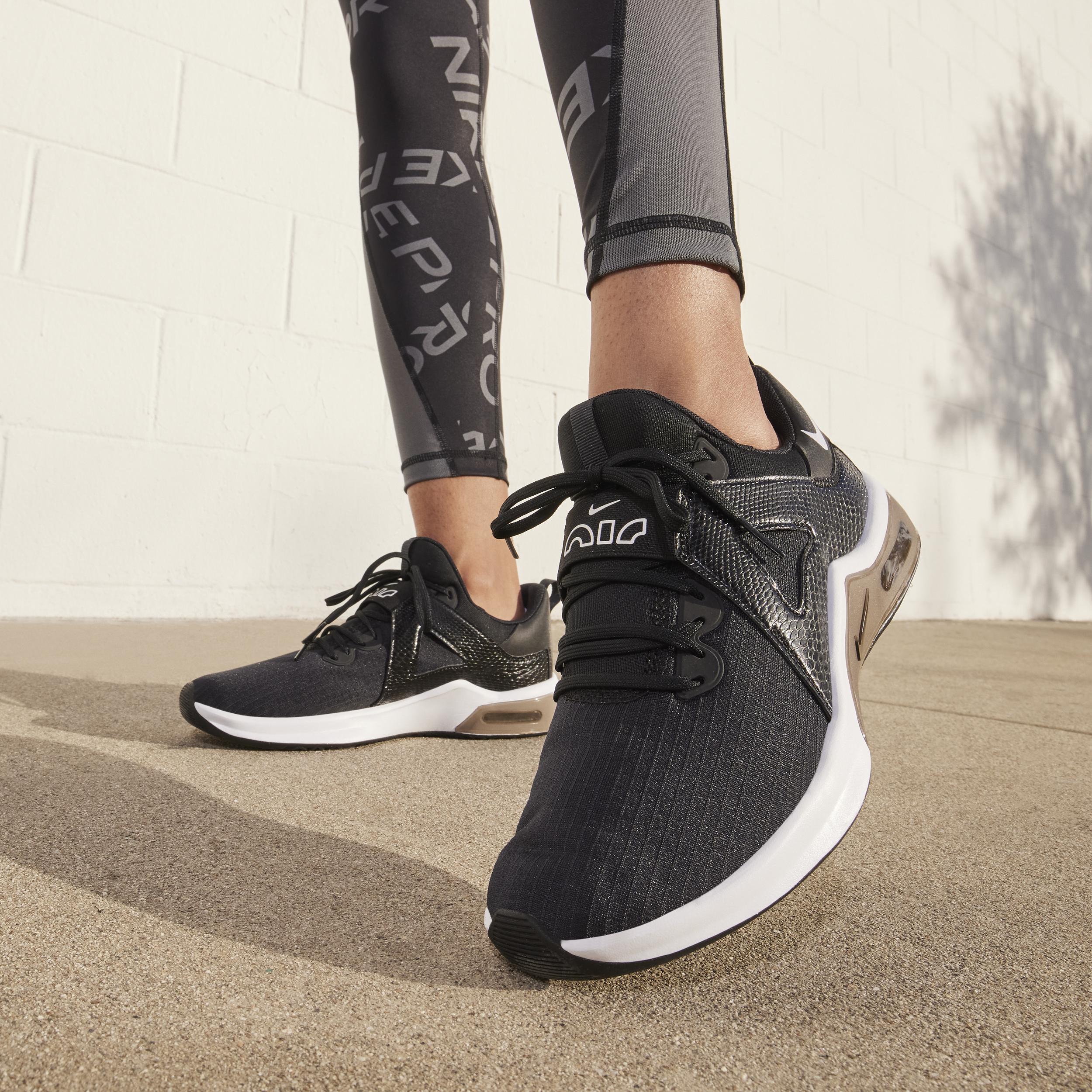 Nike Air Max Bella TR 5 Women's Workout Shoes Product Image