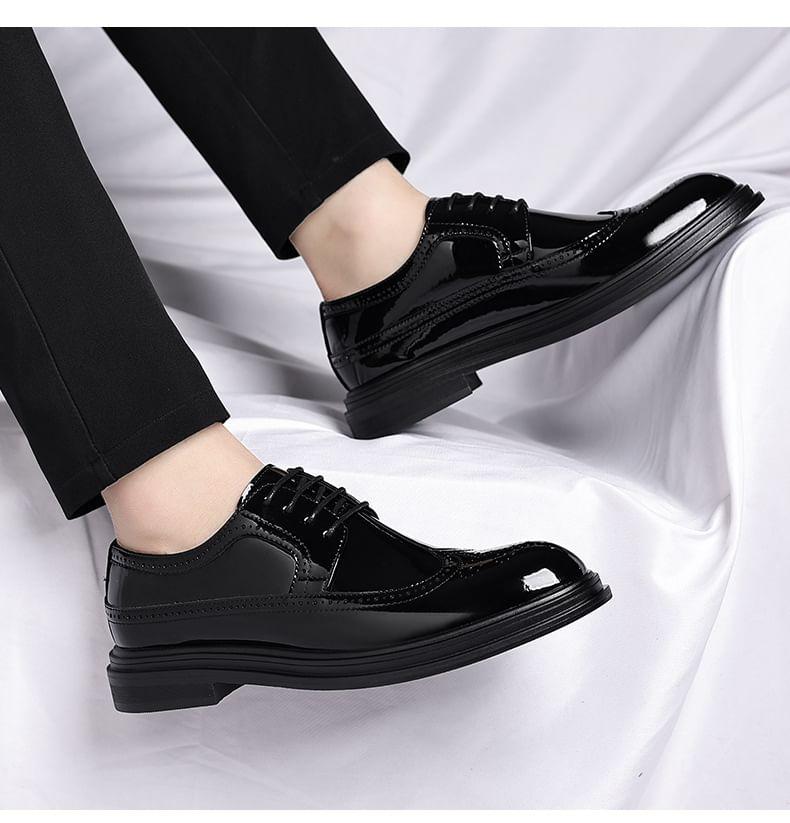 Lace-Up Wingtip Brogue Derby Shoes Product Image