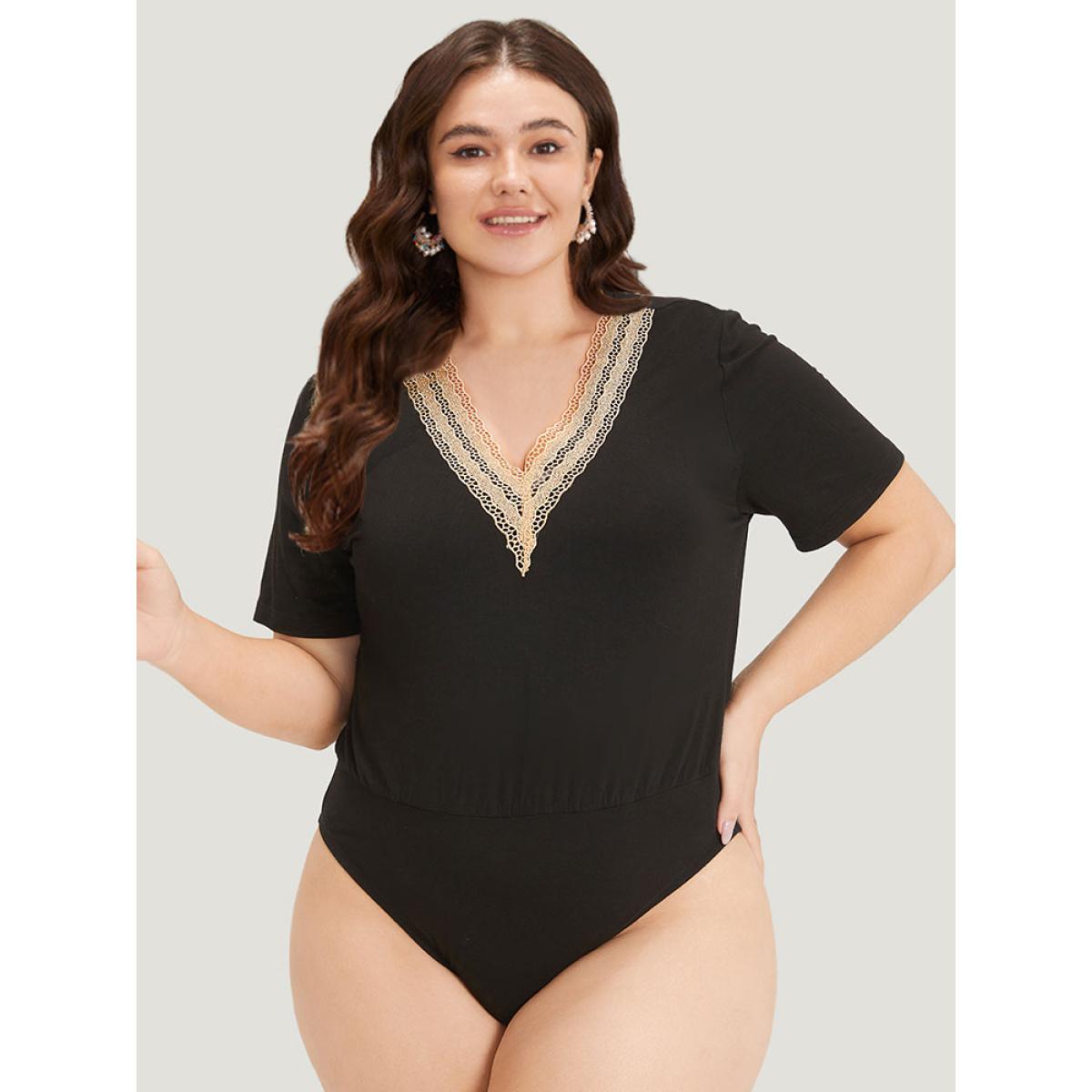 Plus Size Contrast Lace Patchwork V Neck Bodysuit Women Black Plain Lace Bodysuits BloomChic 26/4X Product Image