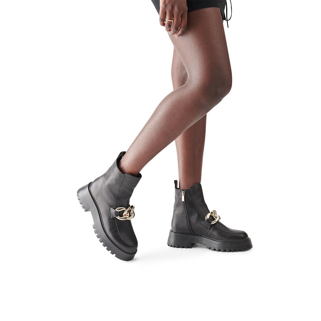 CLEO BLACK LEATHER - SM REBOOTED Female Product Image