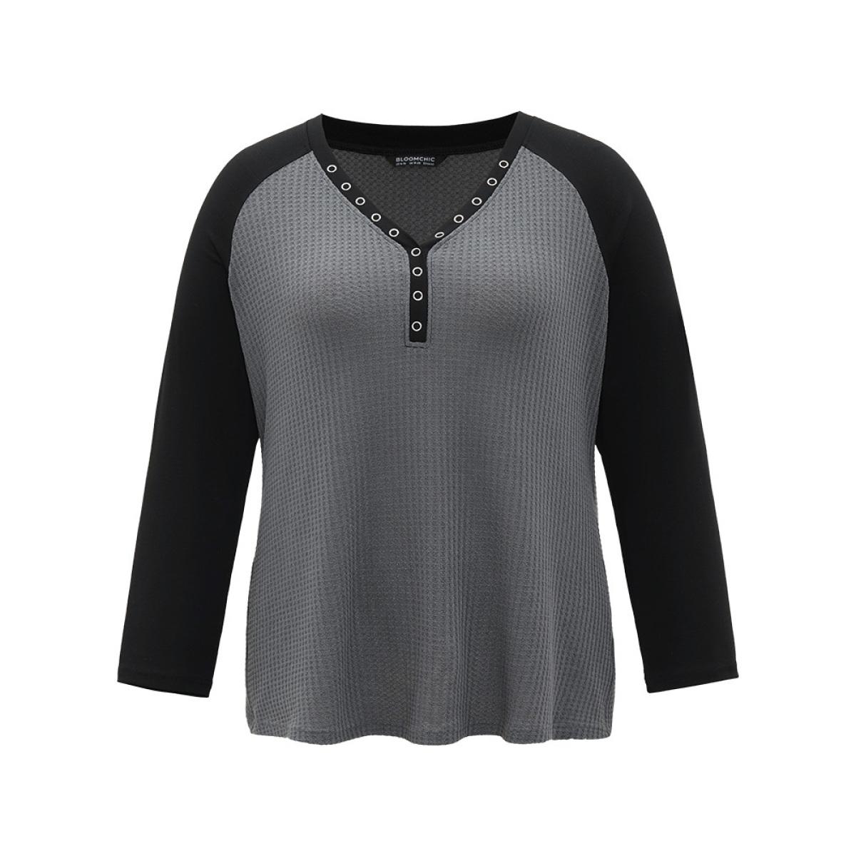 Plus Size Waffle Knit Raglan Sleeve Metal Buckle Detail T-shirt Gray Women Leisure Contrast Plain V-neck Casual T-shirts BloomChic 28/5X Product Image