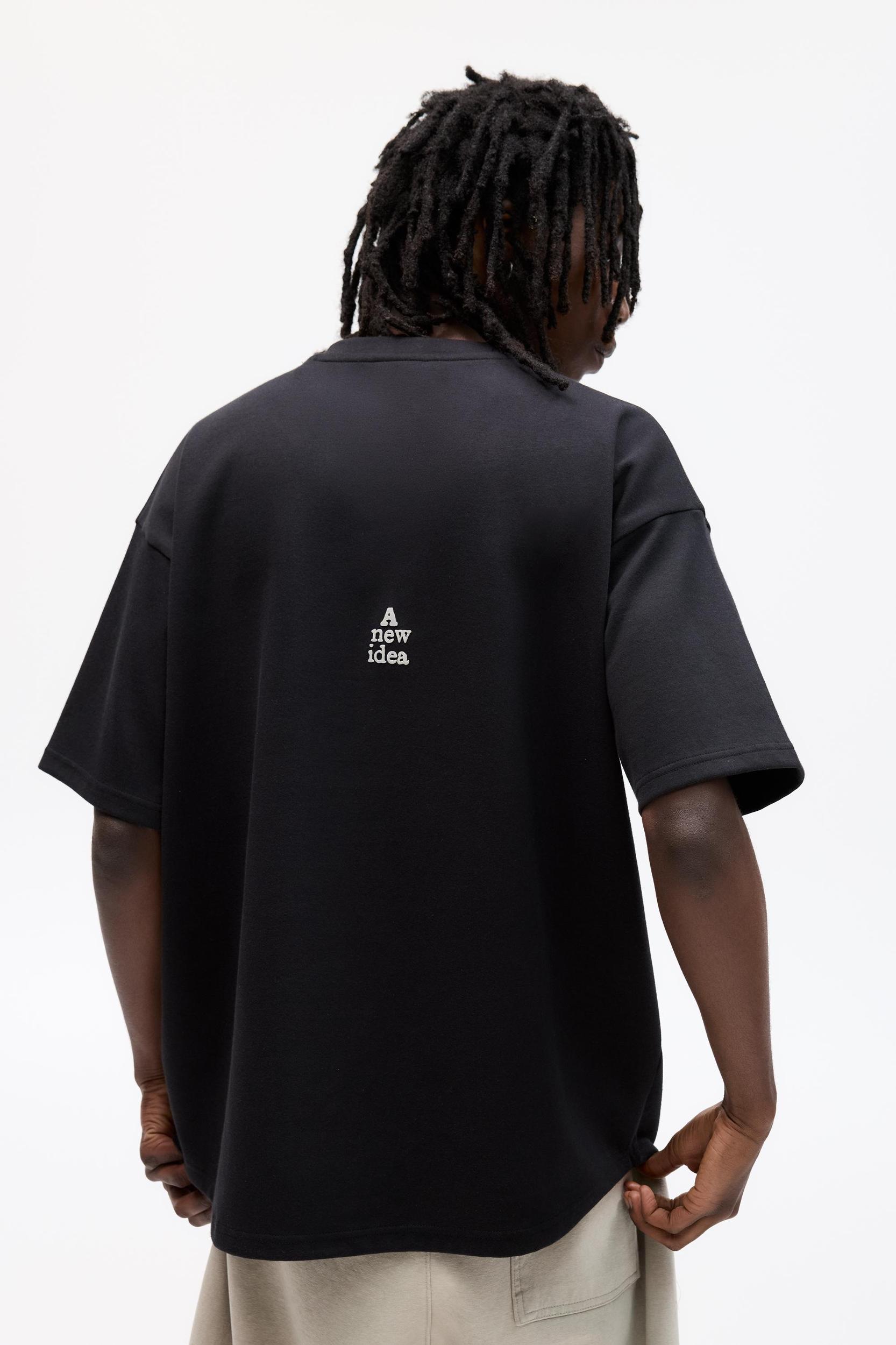 Embroidered short sleeve sweatshirt Product Image