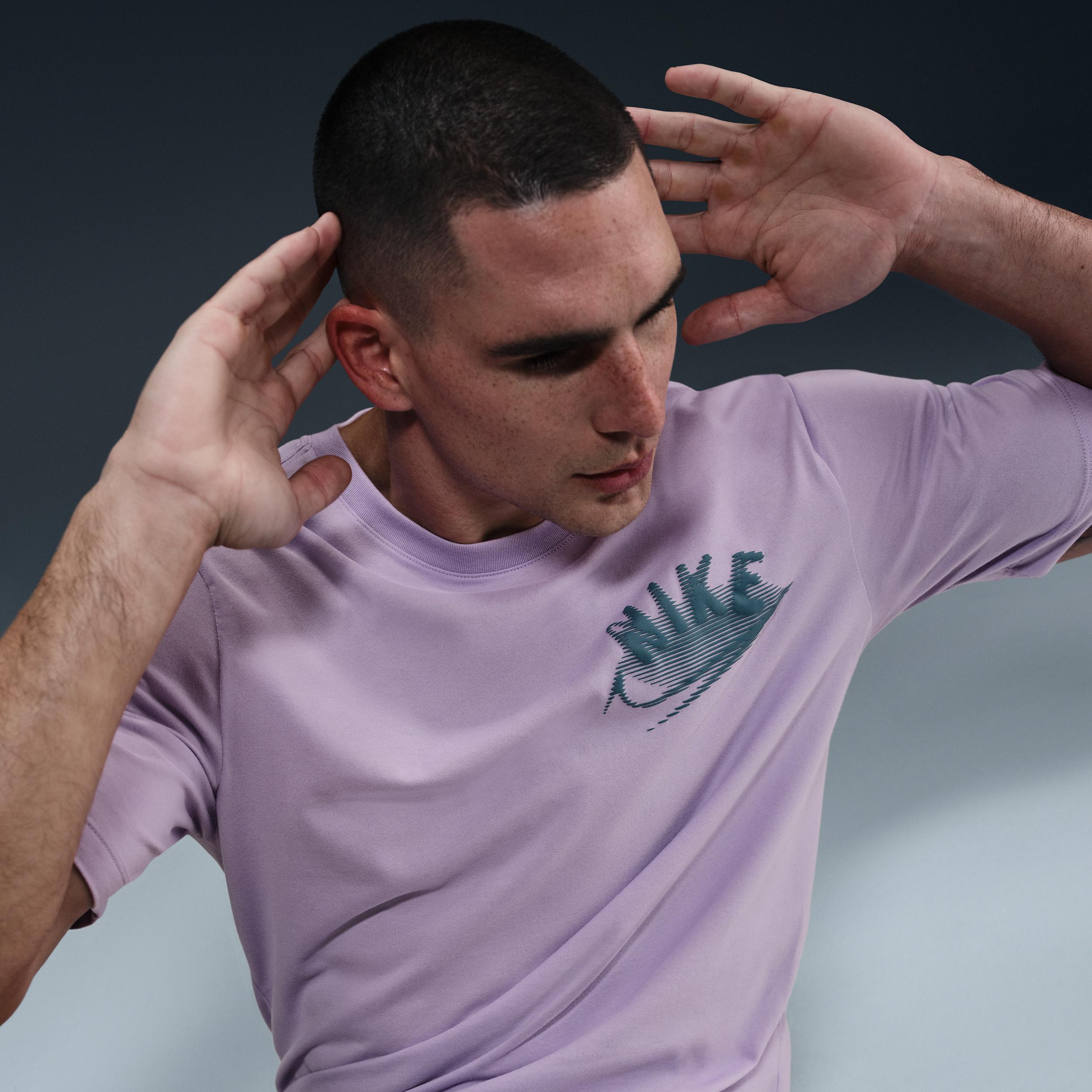 Nike Men's Dri-FIT Fitness T-Shirt Product Image