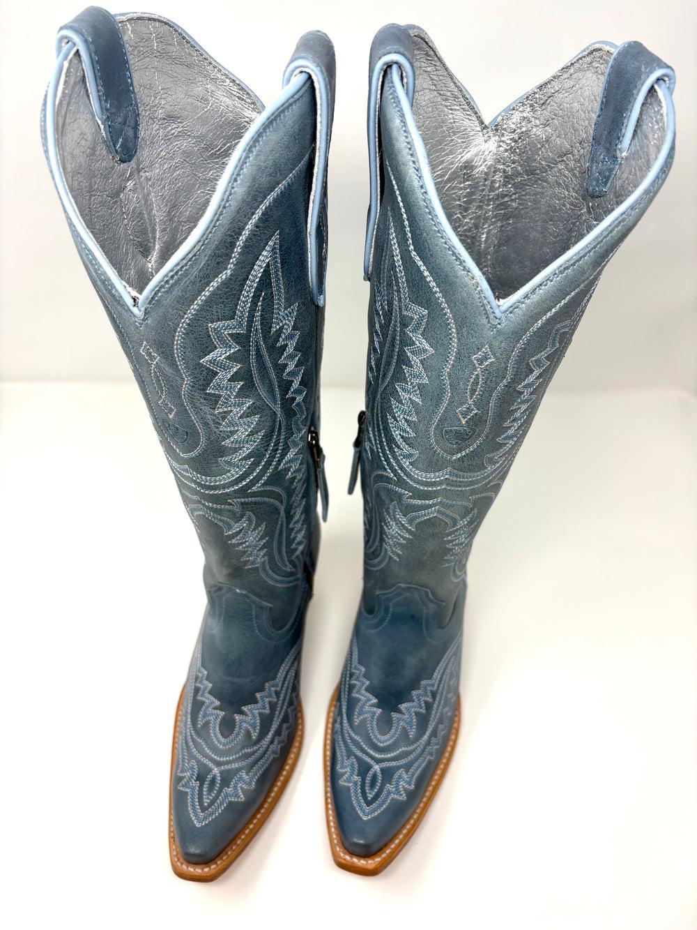 Women's Ariat Vintage Denim Casanova XToe Boots Product Image