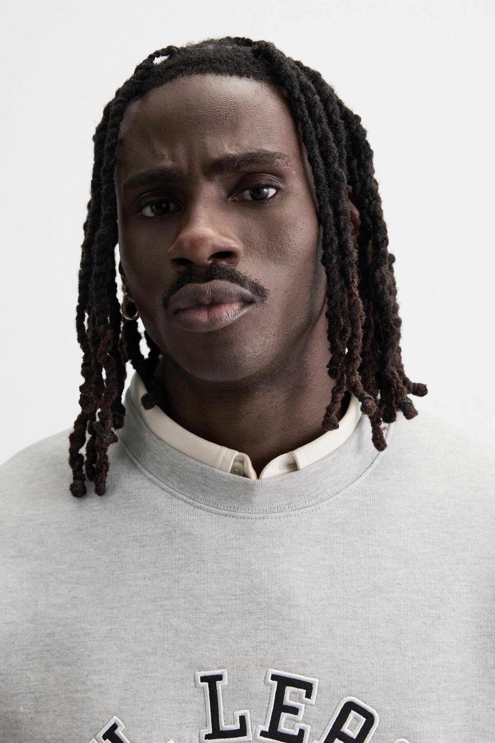 TEXT PATCH SWEATSHIRT Product Image