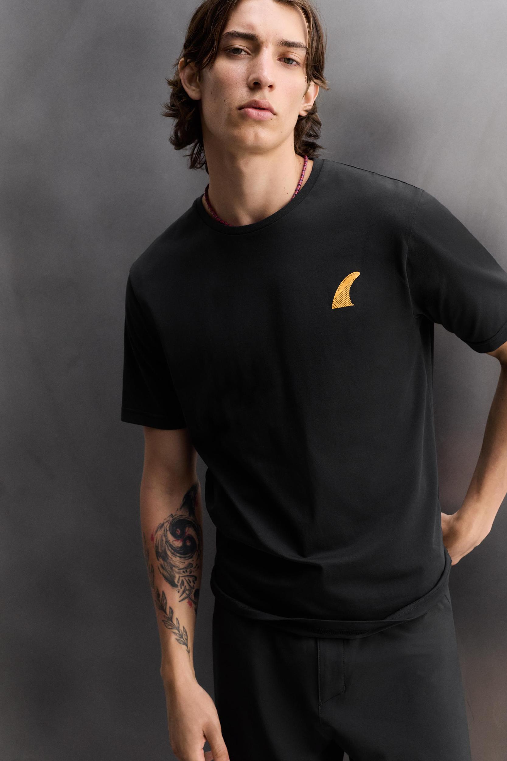 SURF GRAPHIC PRINT T-SHIRT Product Image