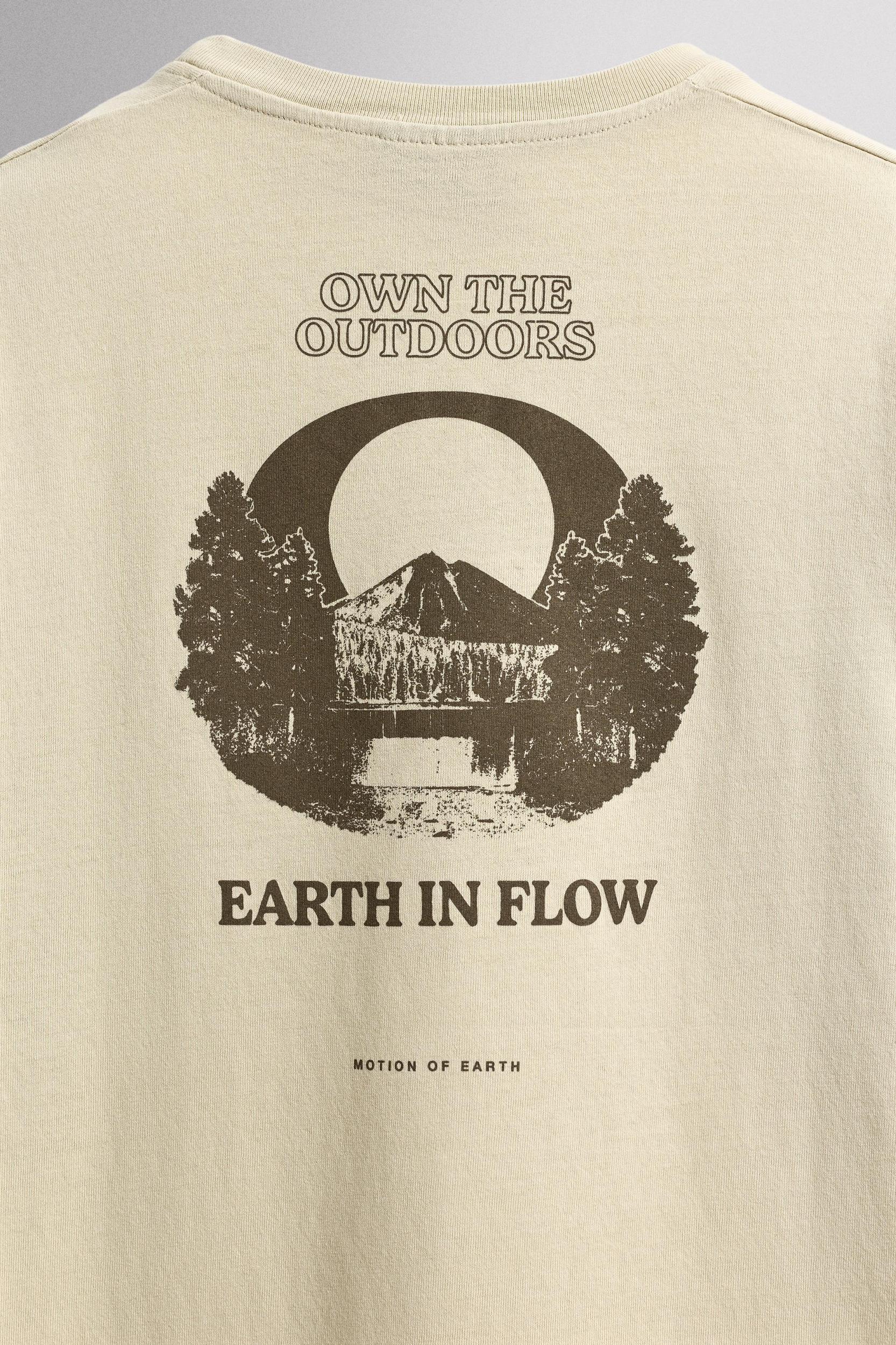 REGULAR FIT GRAPHIC PRINT T-SHIRT Product Image