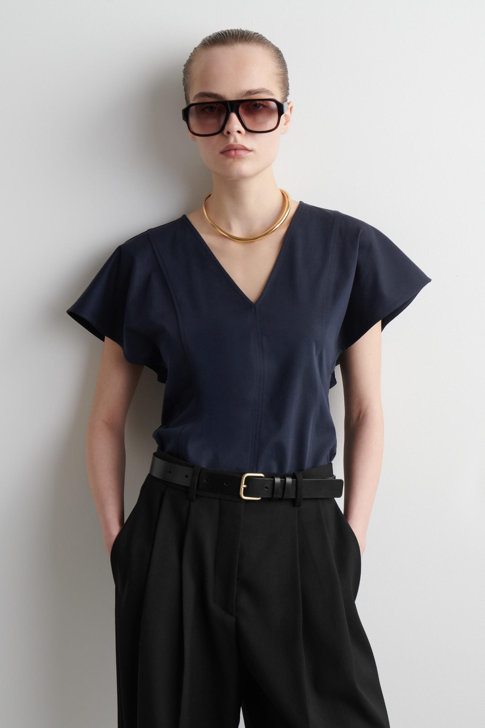 PETAL-SLEEVE COTTON TOP Product Image