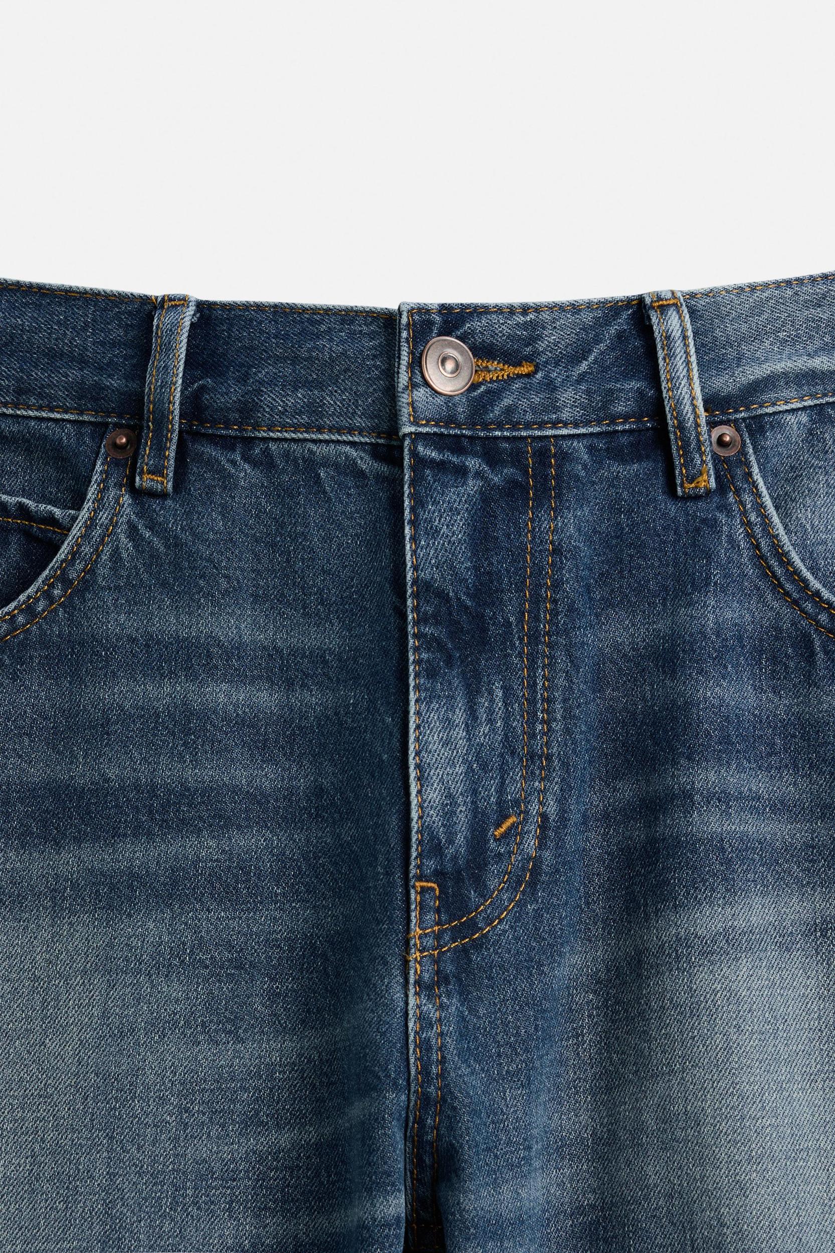 FLARE FIT JEANS Product Image