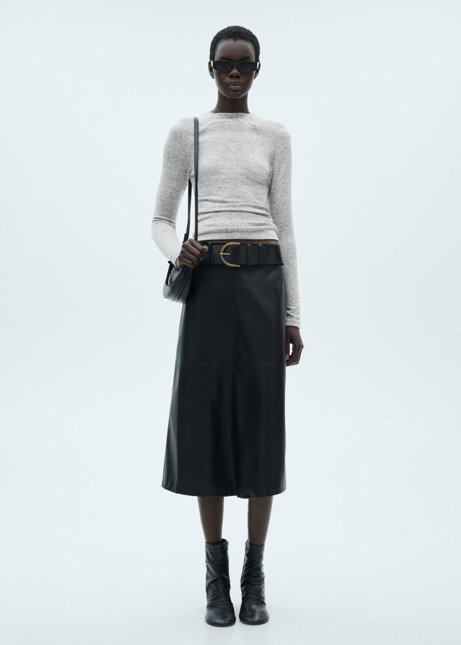 Decorative seam T-shirt - Women | MANGO USA Product Image