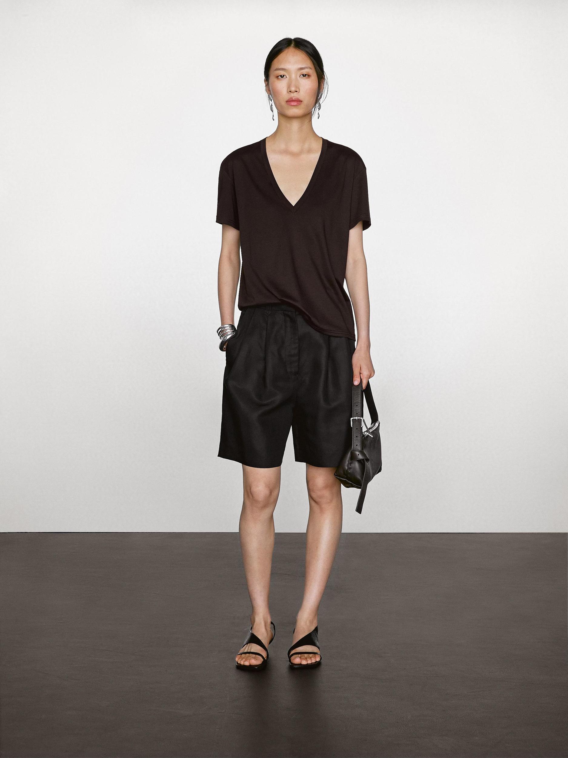 Pleated Bermuda shorts Product Image