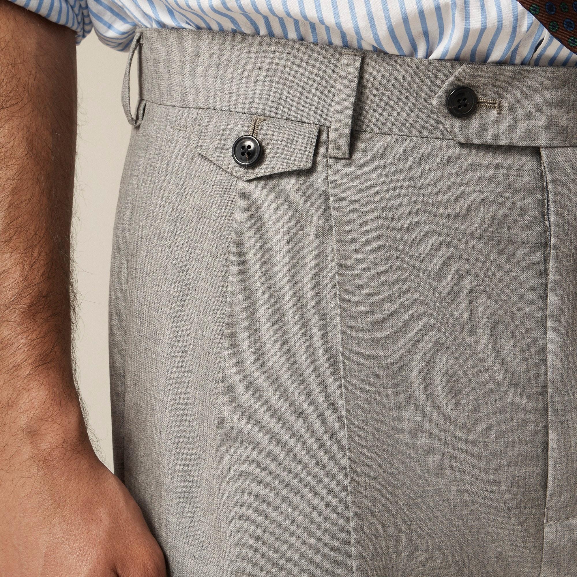 Relaxed-fit double-pleated trouser in Italian tropical wool Product Image