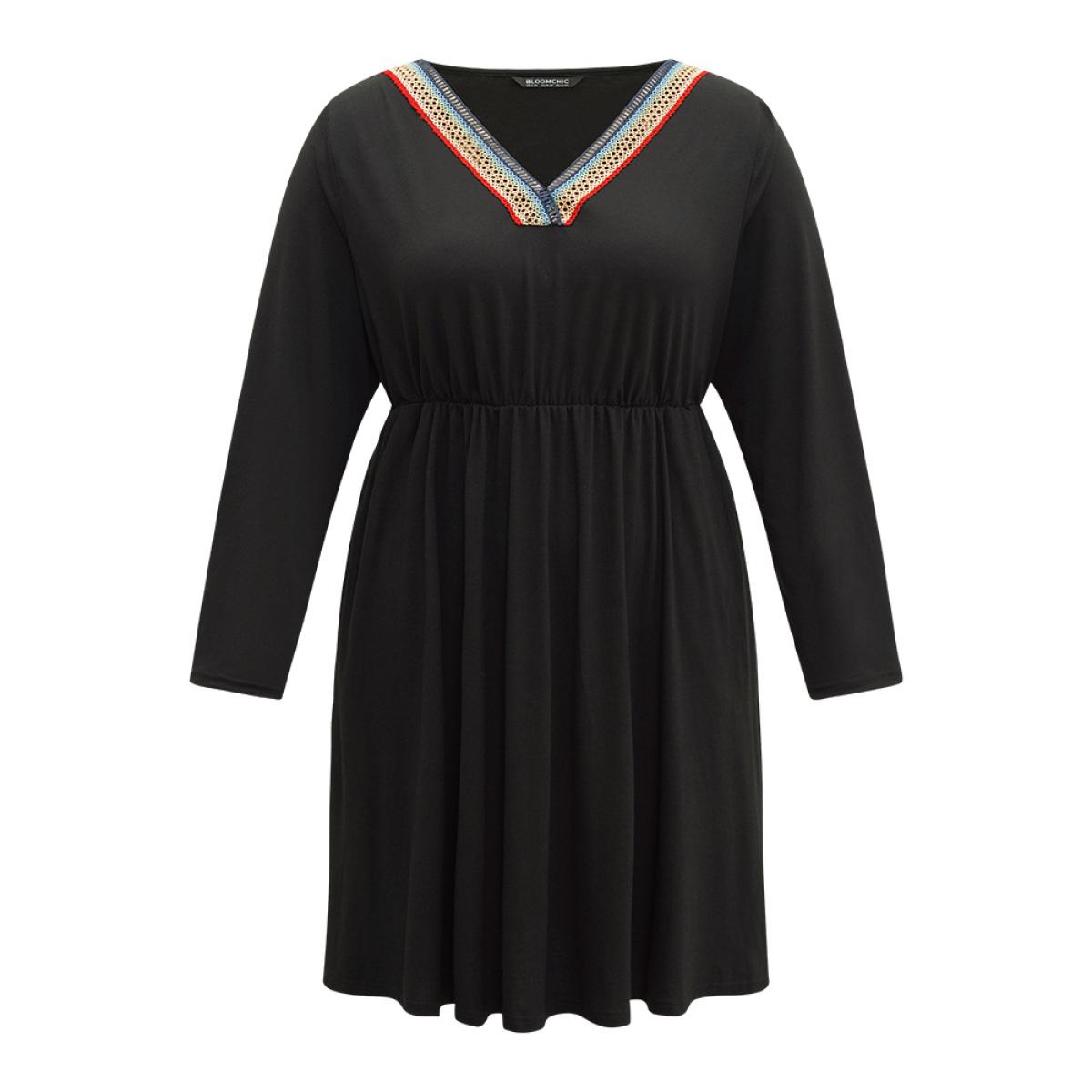 Plus Size Supersoft Essentials Contrast Webbing Pocket Dress Black Women Casual Plain V-neck Long Sleeve Curvy Midi Dress BloomChic 10/M Product Image