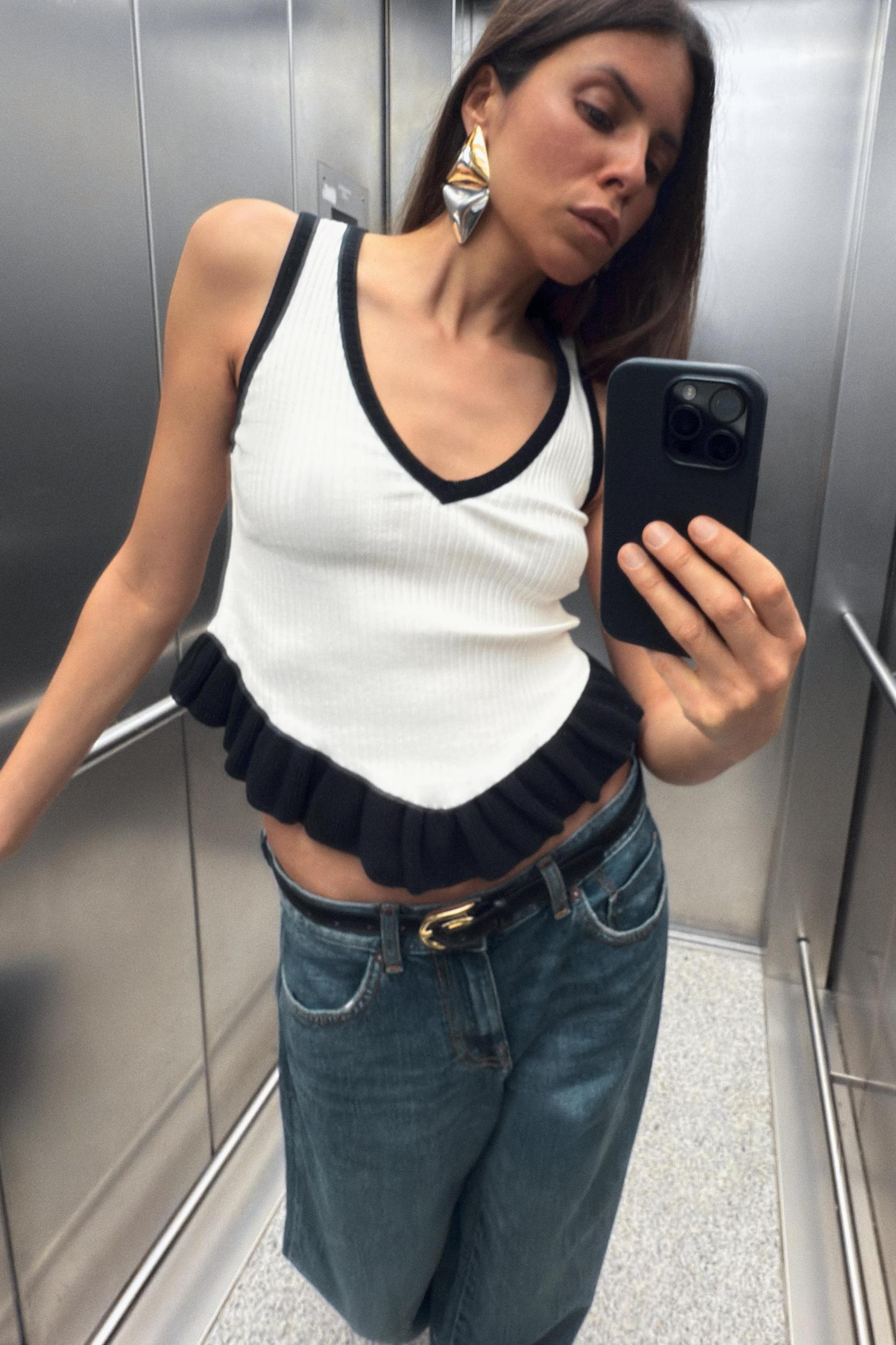 CONTRAST KNIT TOP Product Image