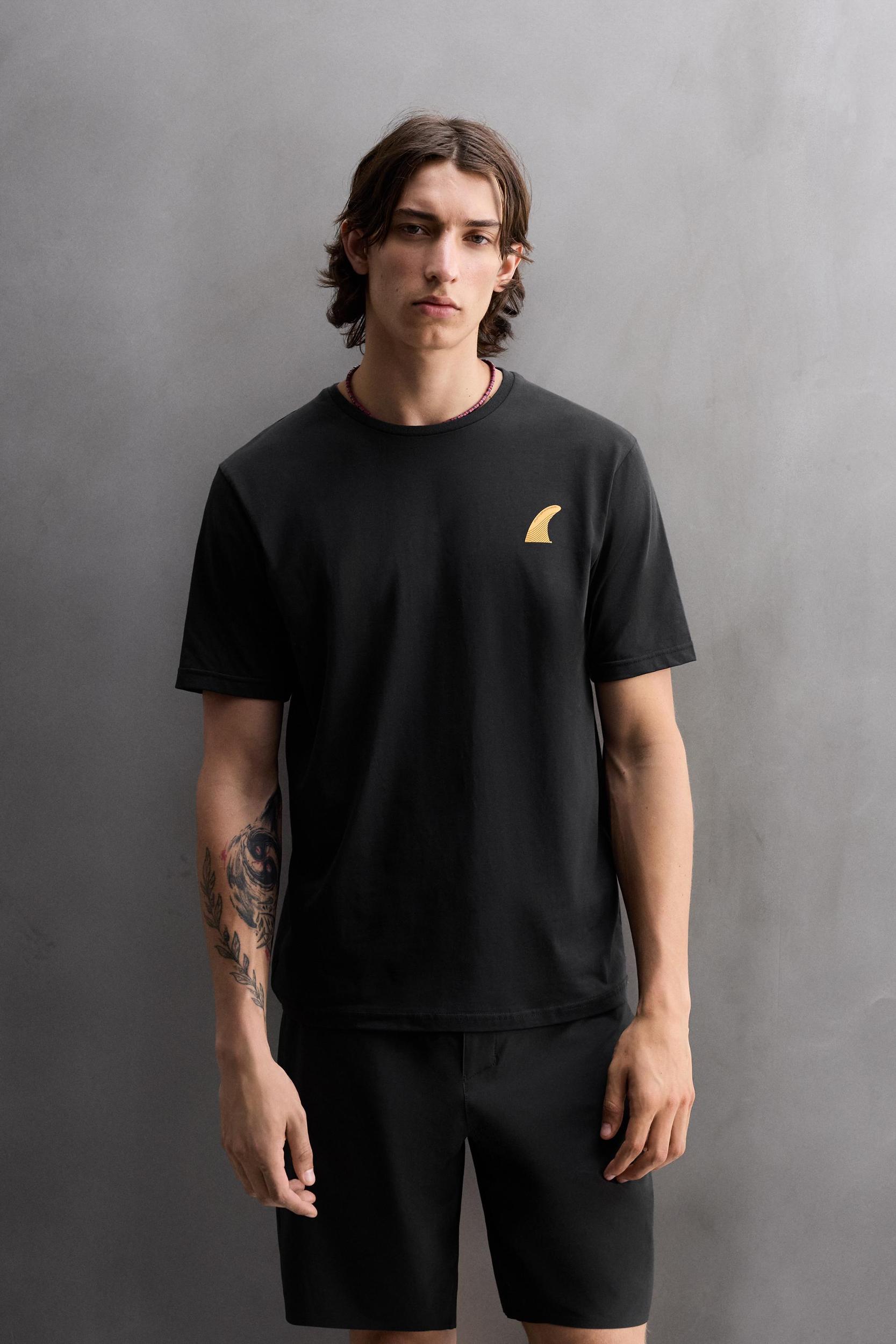 SURF GRAPHIC PRINT T-SHIRT Product Image