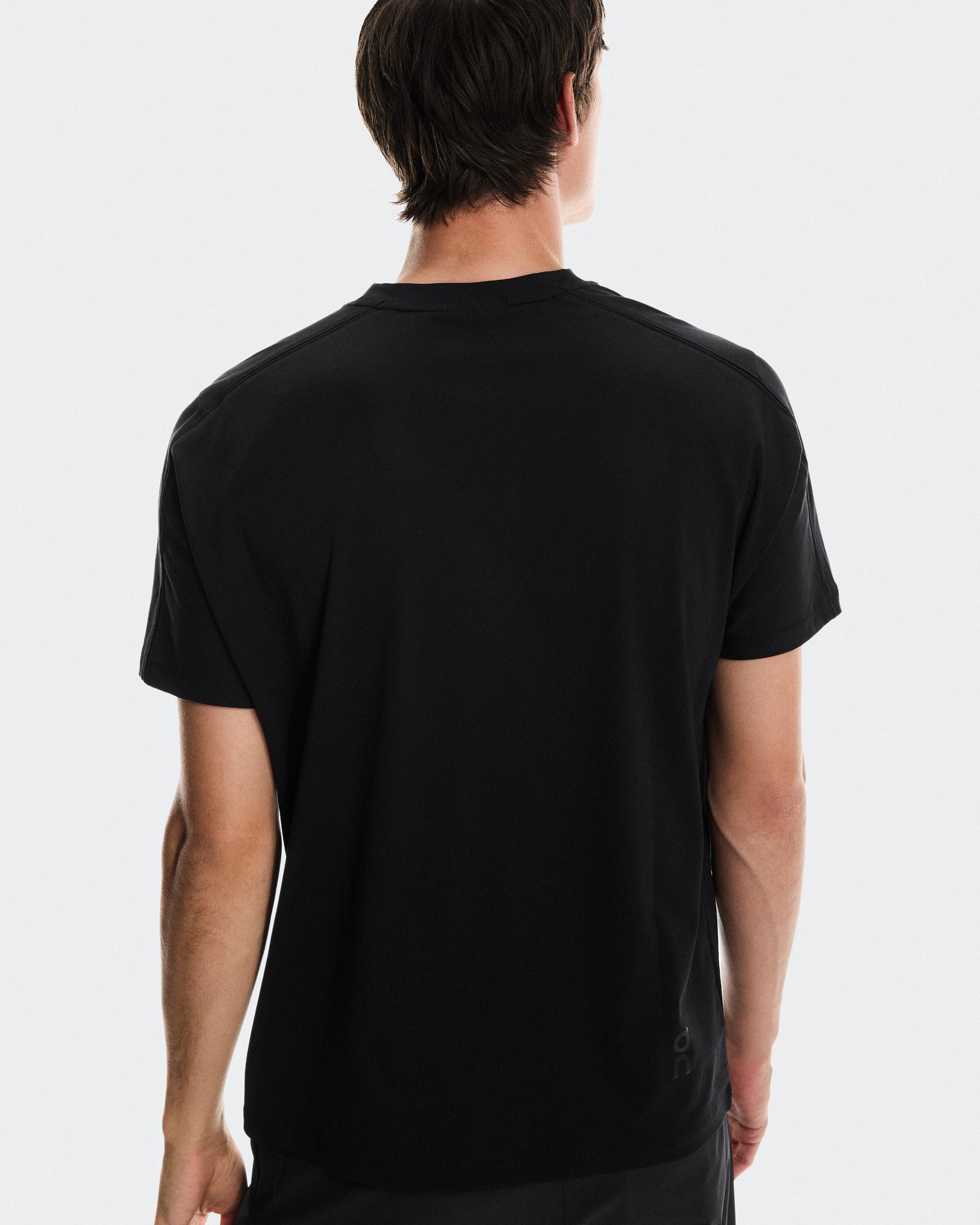 The Focus-T: Men's Versatile Workout Top Product Image