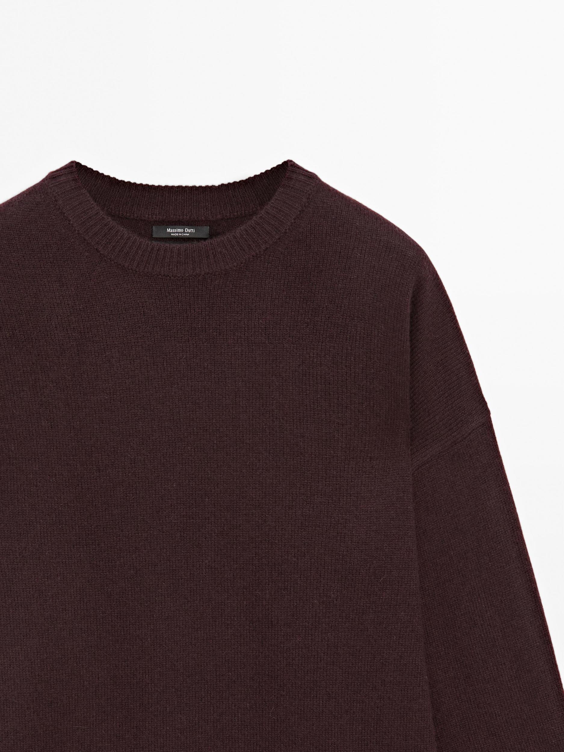 100% cashmere oversize knit sweater Product Image