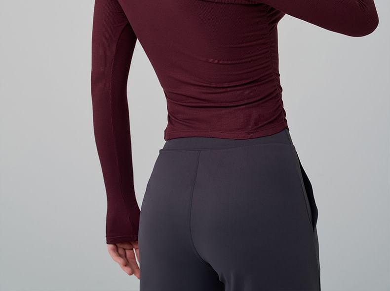 Long-Sleeve Crewneck Plain Crop Sports Top Product Image